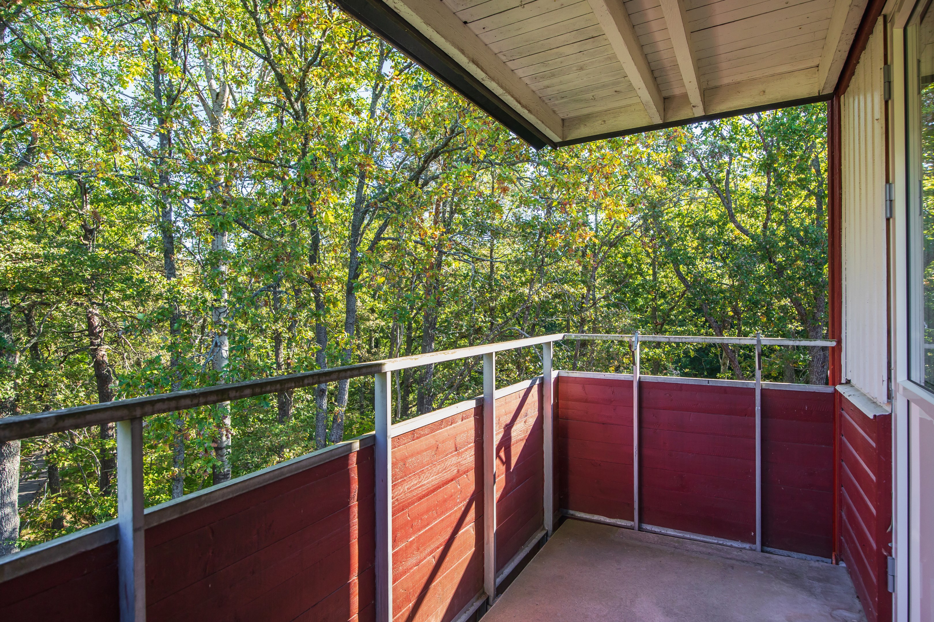 Bostadsbild från Ljuskärrsvägen 7, 2tr, Till salu i Ljuskärrsberget - Saltsjöbaden, Nacka