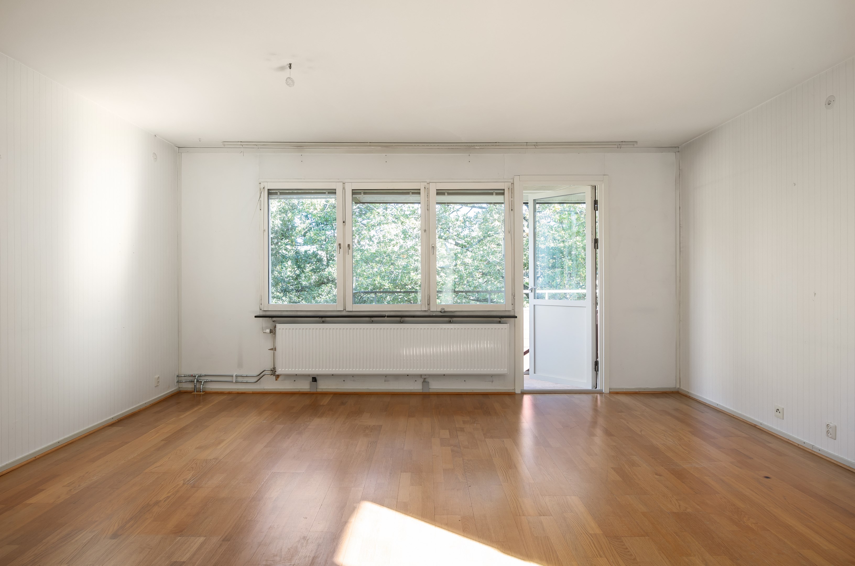 Bostadsbild från Ljuskärrsvägen 7, 2tr, Till salu i Ljuskärrsberget - Saltsjöbaden, Nacka