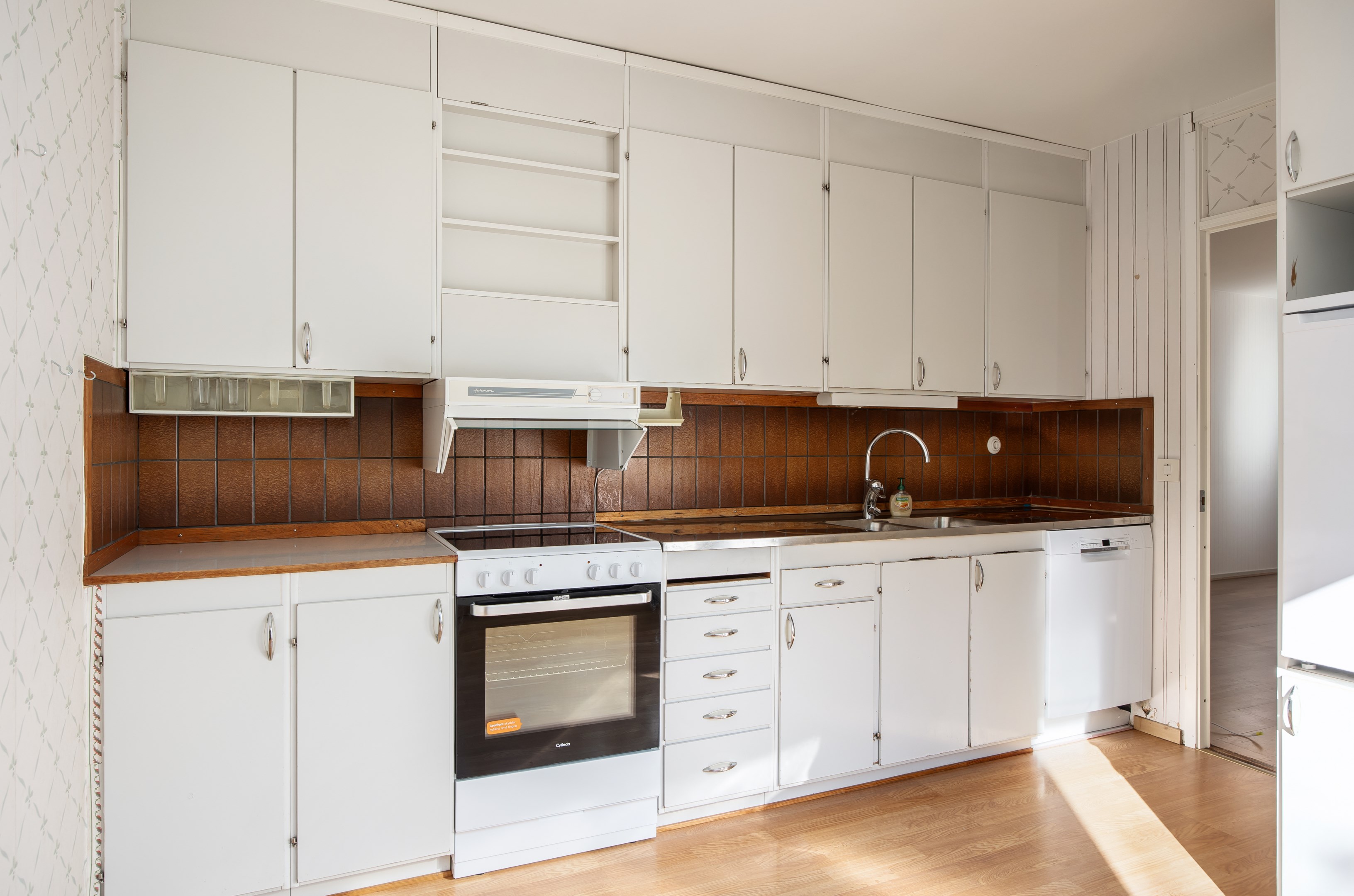 Bostadsbild från Ljuskärrsvägen 7, 2tr, Till salu i Ljuskärrsberget - Saltsjöbaden, Nacka