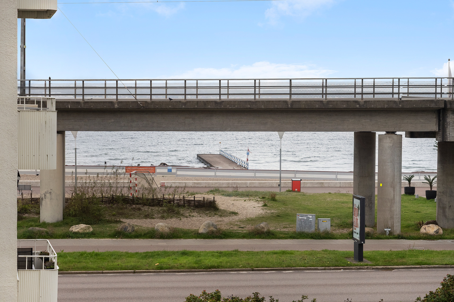 Vy från balkong mot Öresund