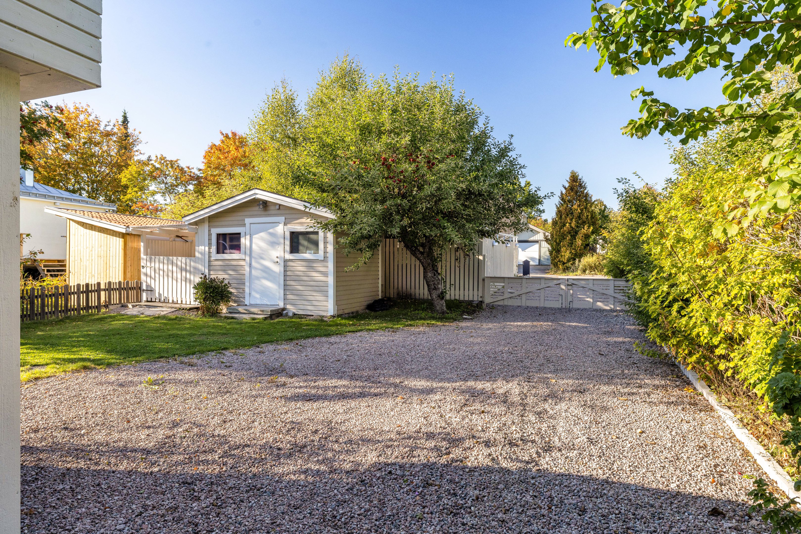 Bostadsbild från Bertilsvägen 24, Till salu i Berthåga, Uppsala