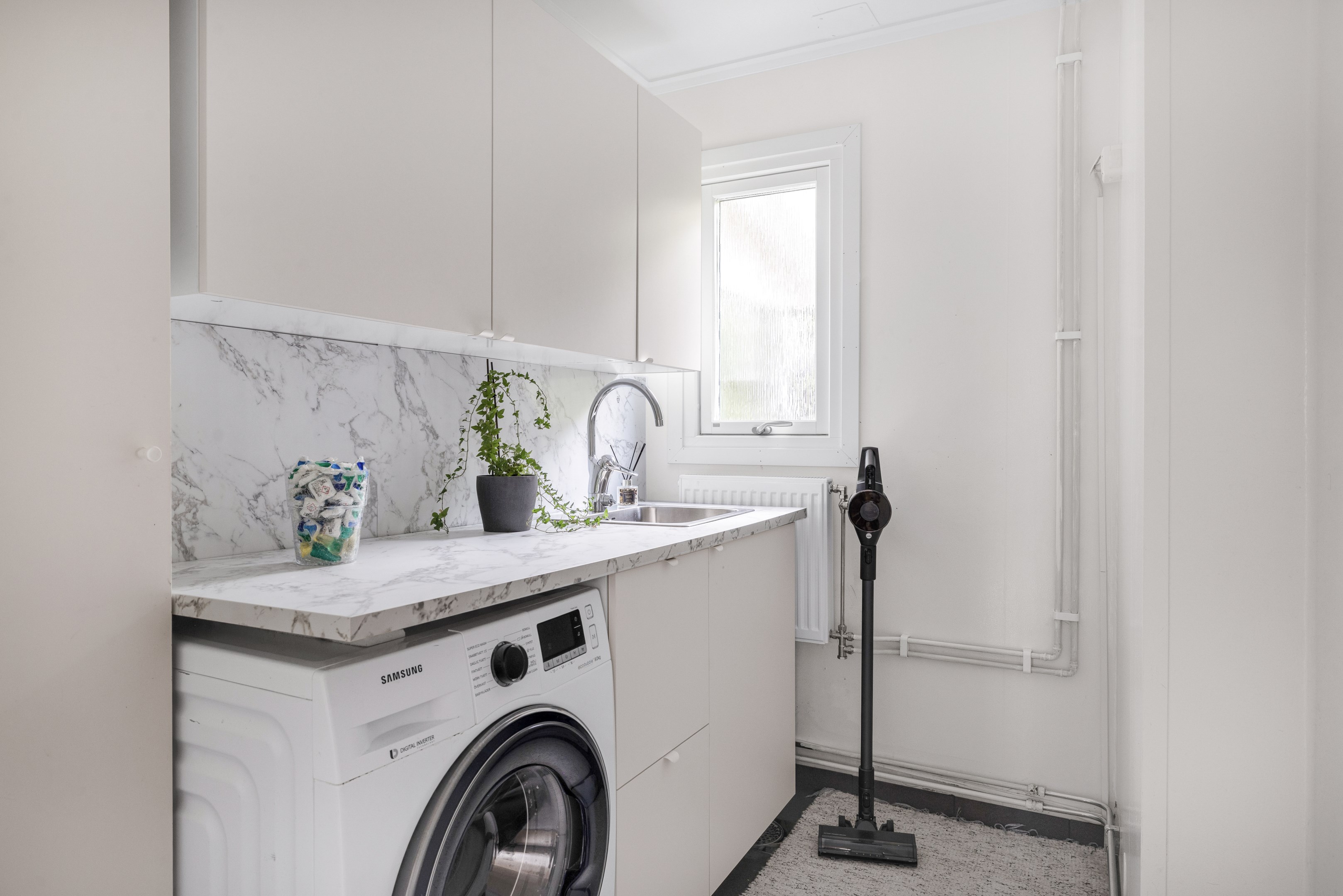 Bostadsbild från Bertilsvägen 24, Till salu i Berthåga, Uppsala