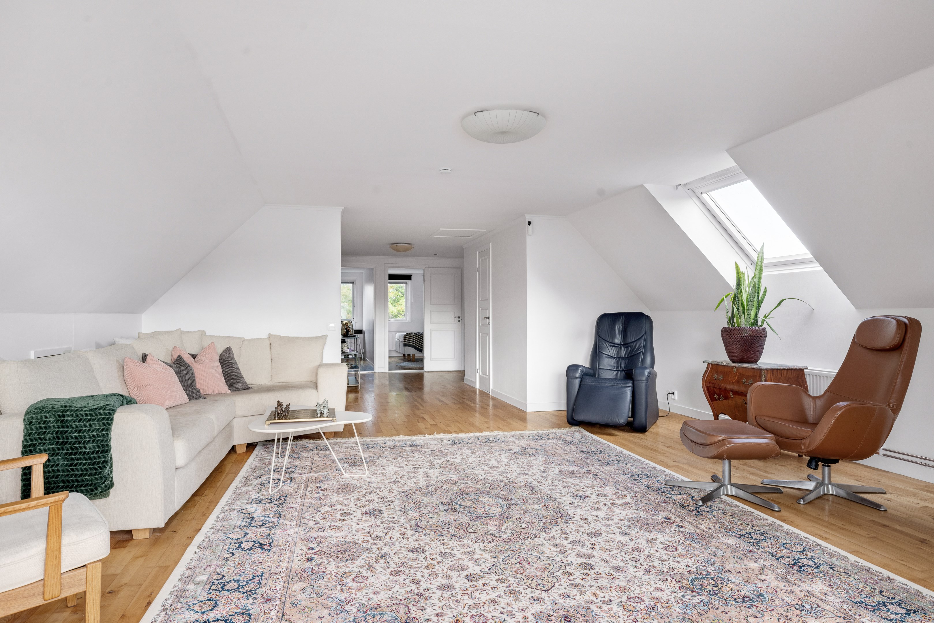 Bostadsbild från Bertilsvägen 24, Till salu i Berthåga, Uppsala