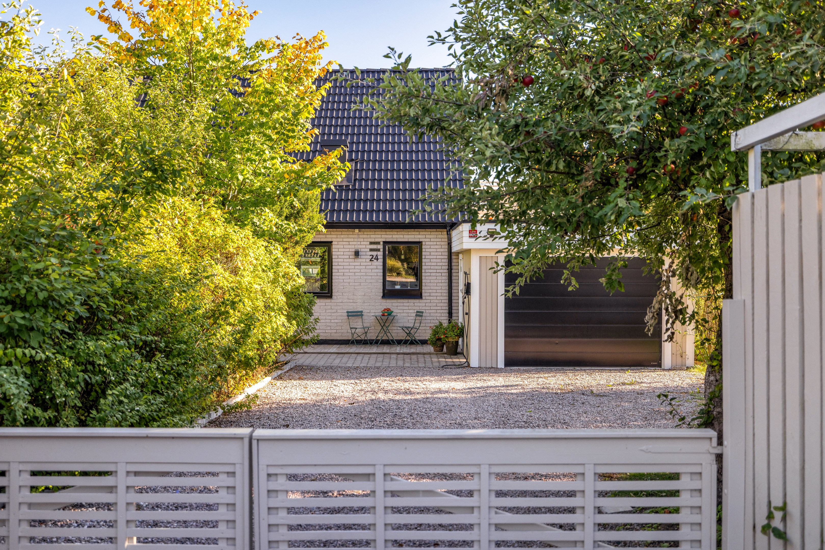 Bostadsbild från Bertilsvägen 24, Till salu i Berthåga, Uppsala