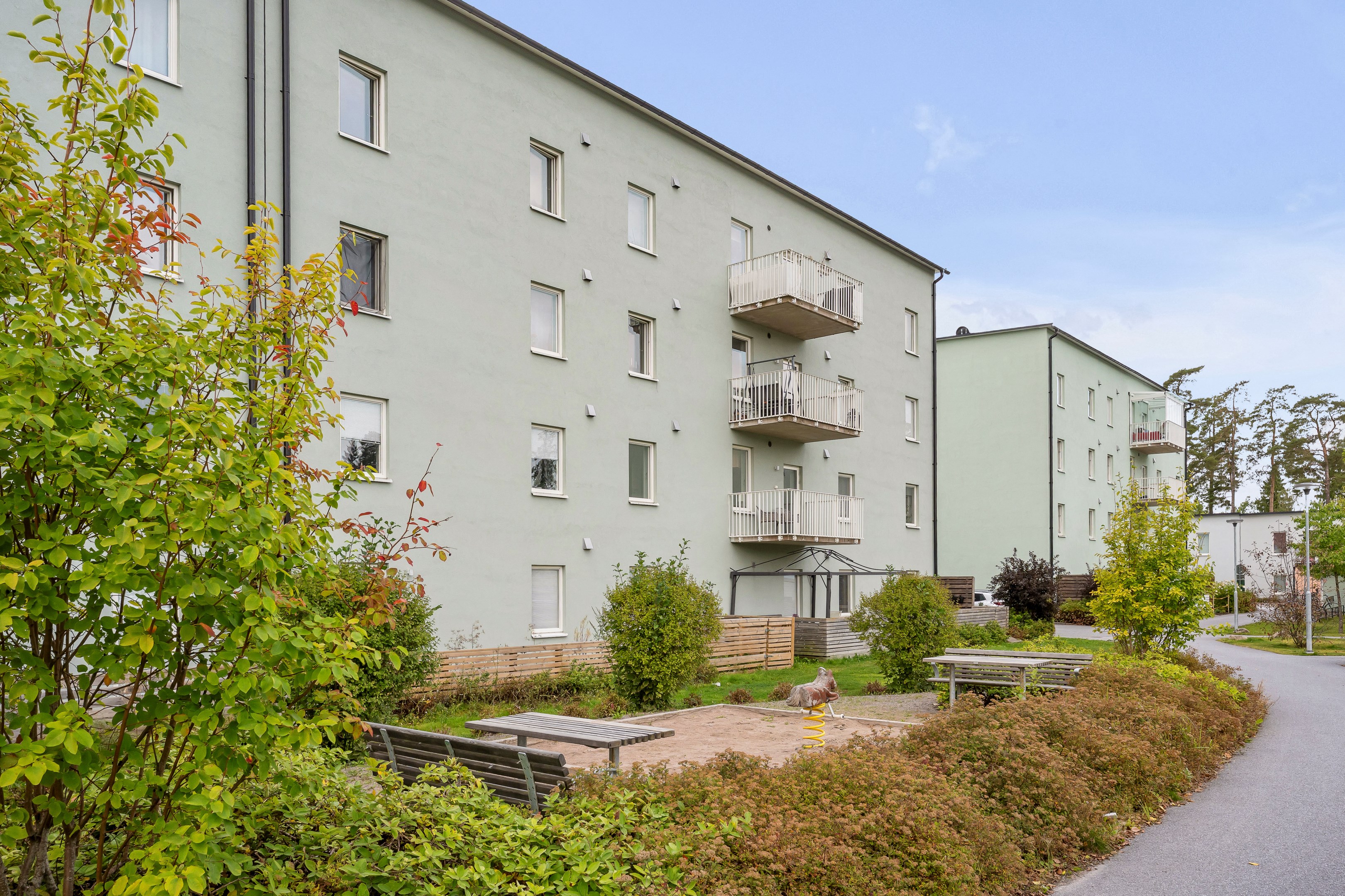 Bostadsbild från Herrhagsvägen 195, Till salu i Herrhagen, Uppsala