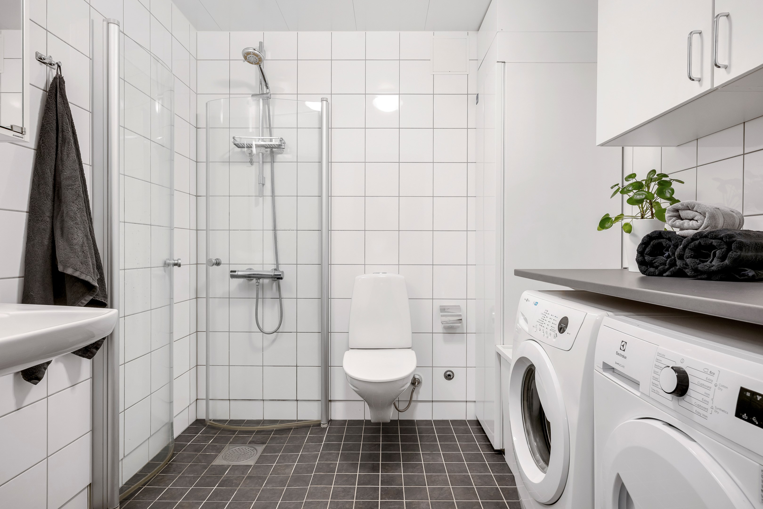 Bostadsbild från Herrhagsvägen 195, Till salu i Herrhagen, Uppsala