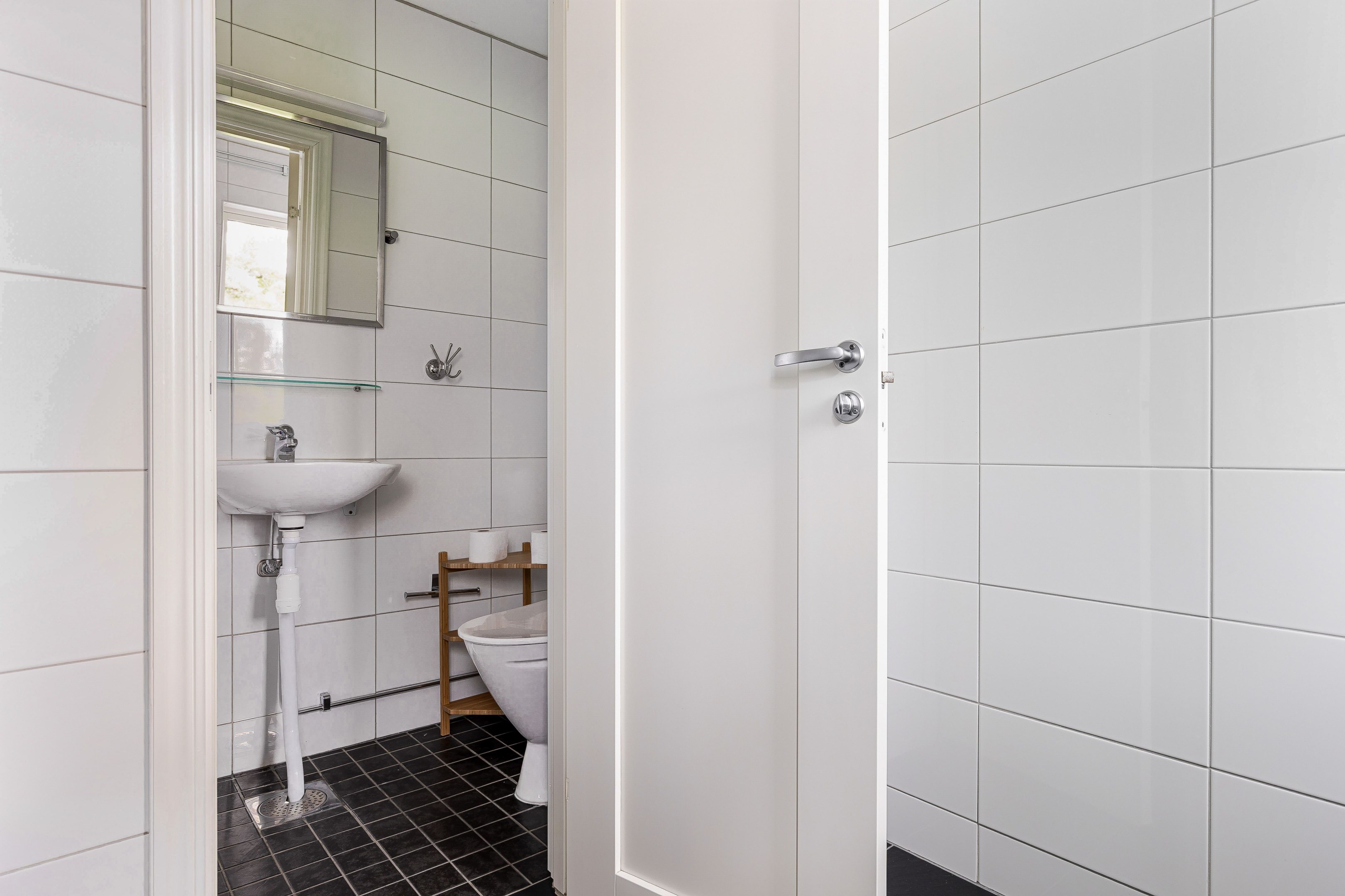Separat WC i relaxen.
