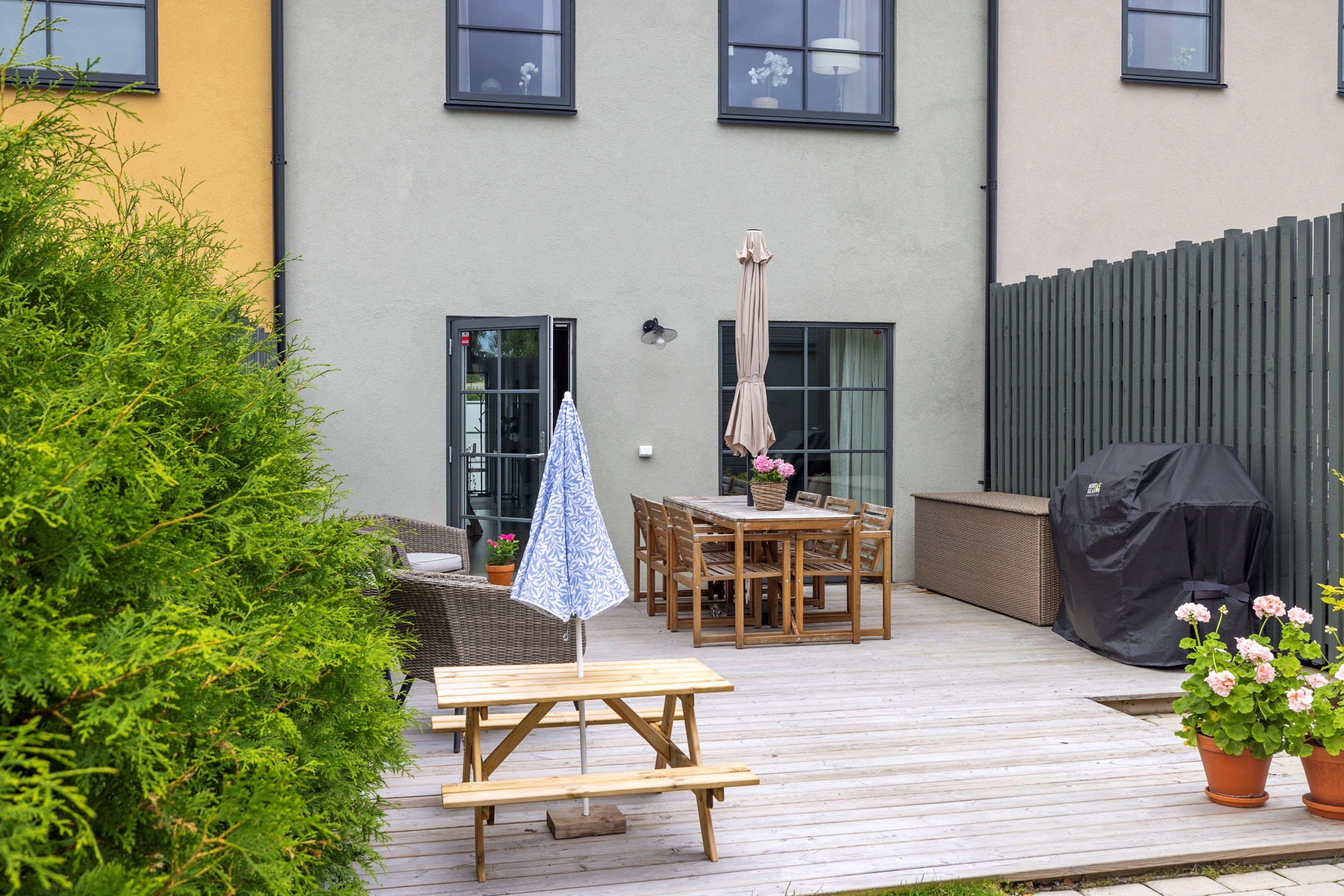 Bostadsbild från Gyllenstiernas allé 119, Till salu i Steninge slottsby, Sigtuna