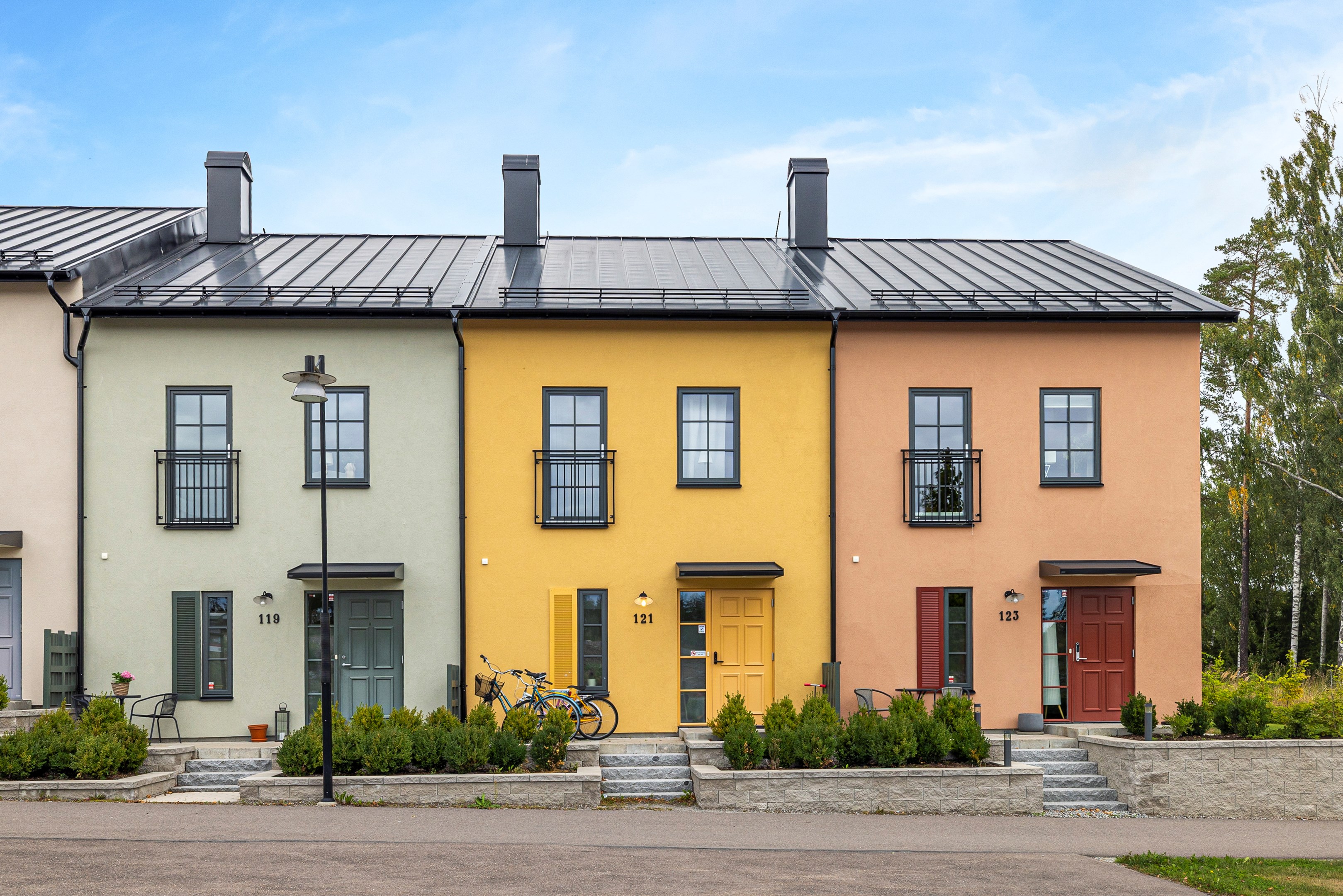 Bostadsbild från Gyllenstiernas allé 119, Till salu i Steninge slottsby, Sigtuna