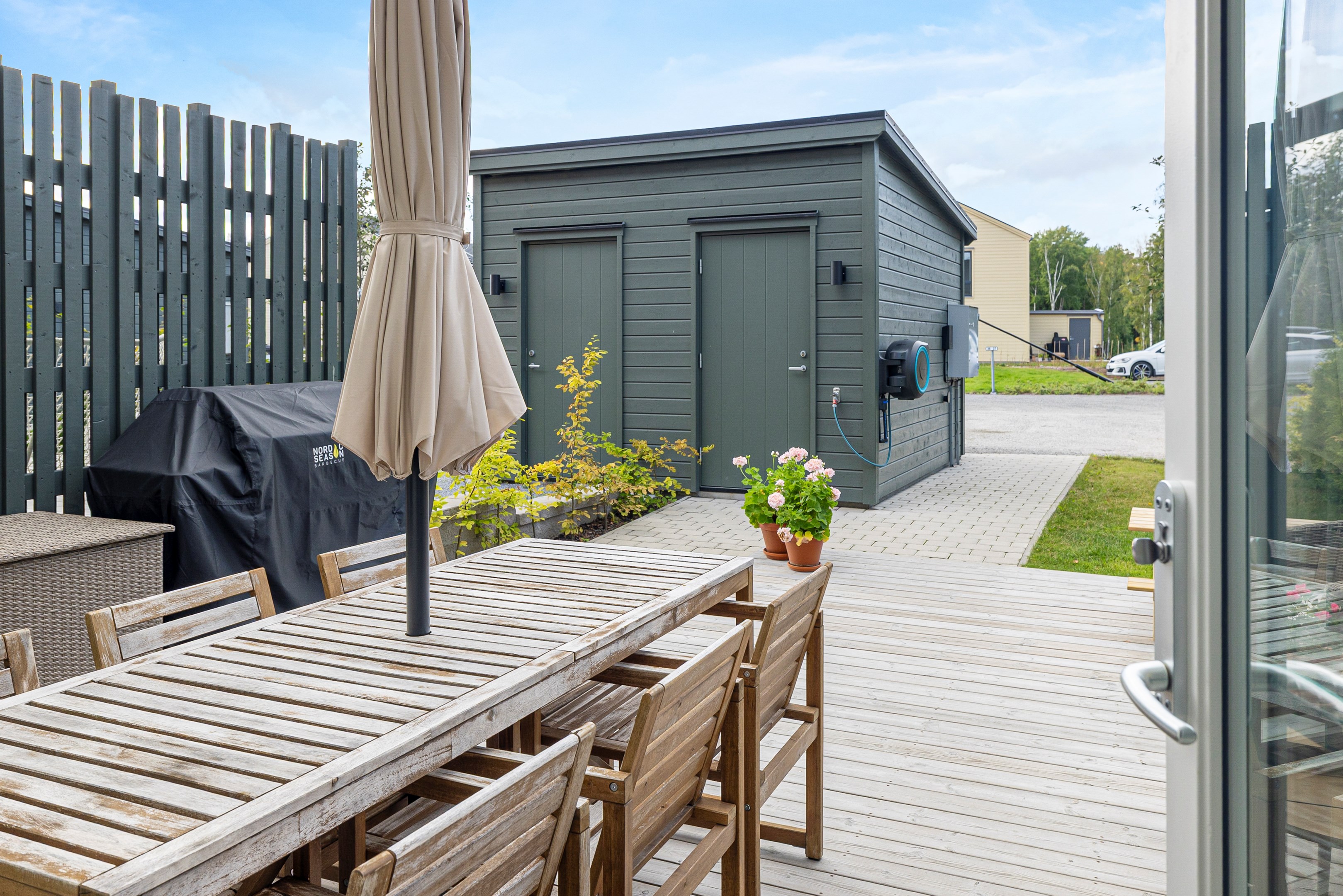 Bostadsbild från Gyllenstiernas allé 119, Till salu i Steninge slottsby, Sigtuna