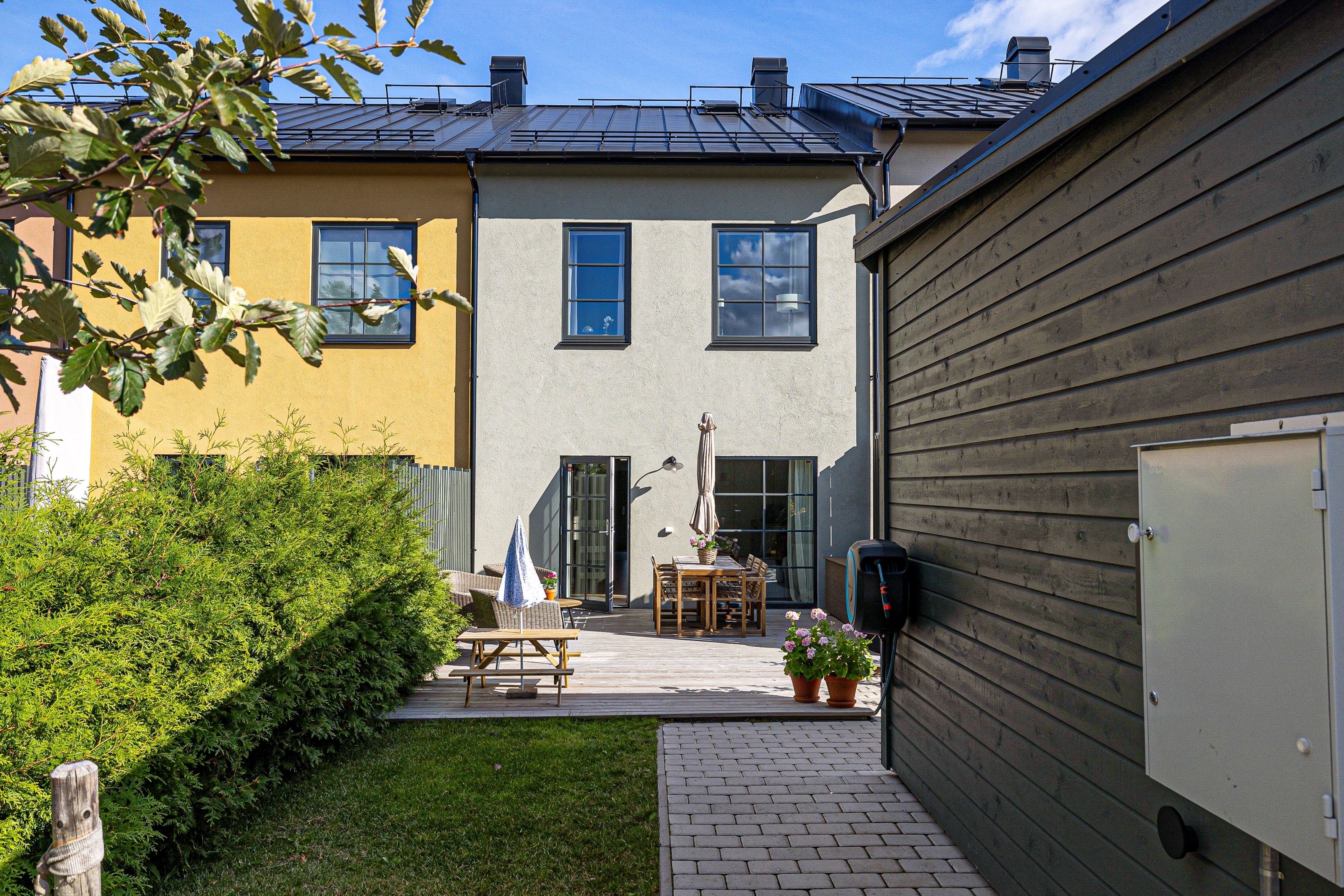 Bostadsbild från Gyllenstiernas allé 119, Till salu i Steninge slottsby, Sigtuna