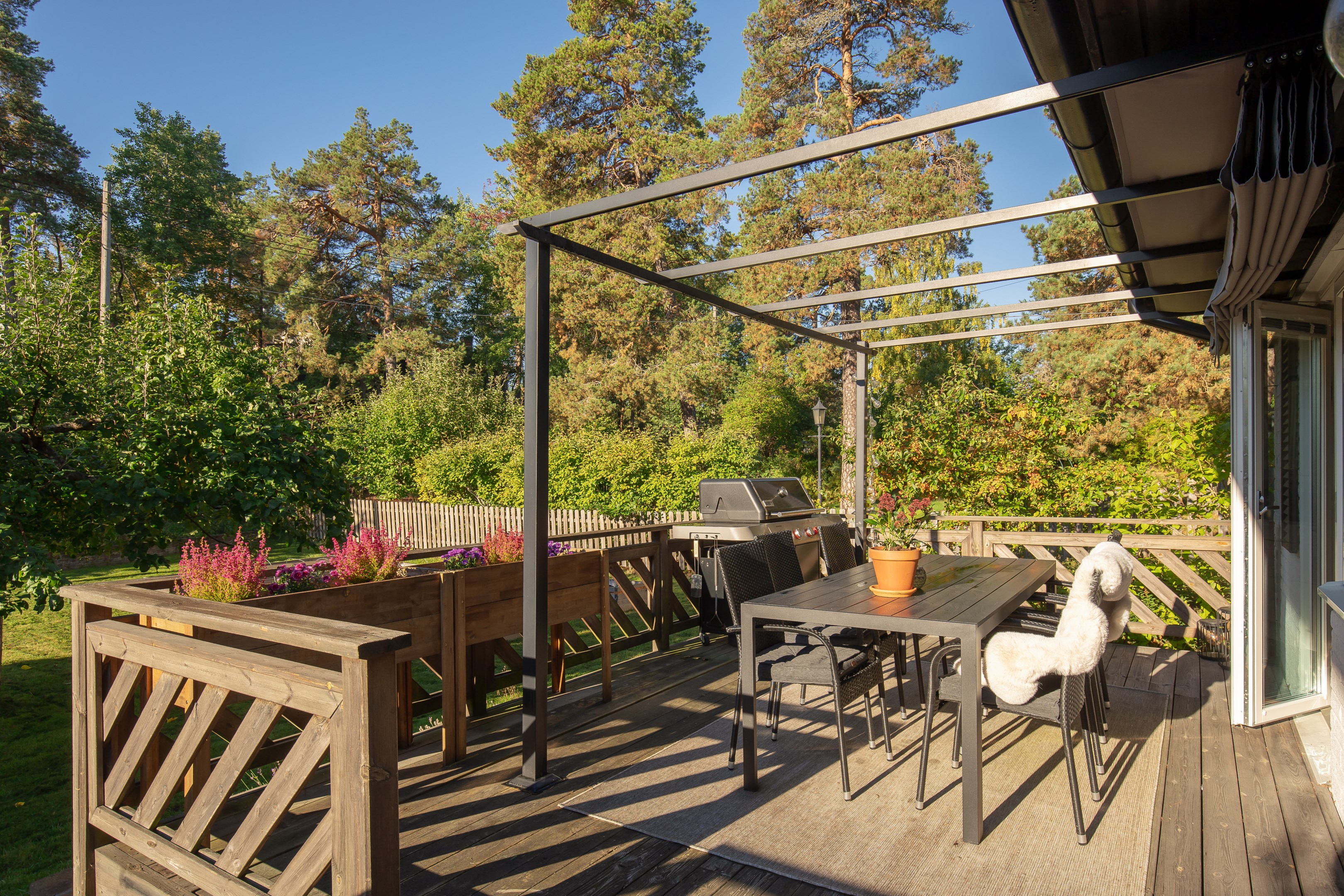 Bostadsbild från Solstigen 18, Till salu i Skuru, Nacka