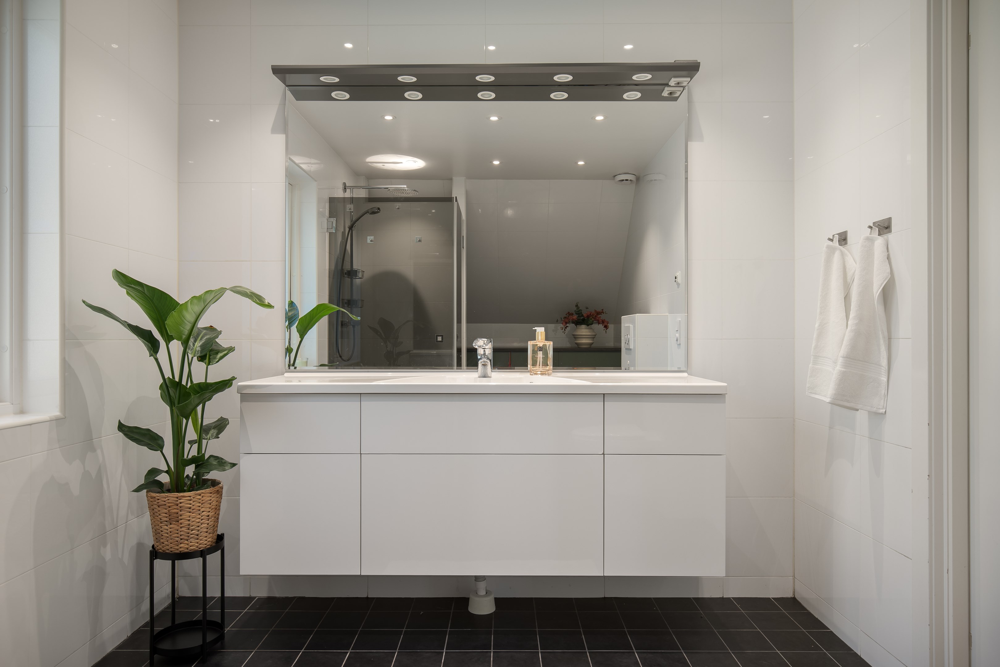 Bostadsbild från Solstigen 18, Till salu i Skuru, Nacka