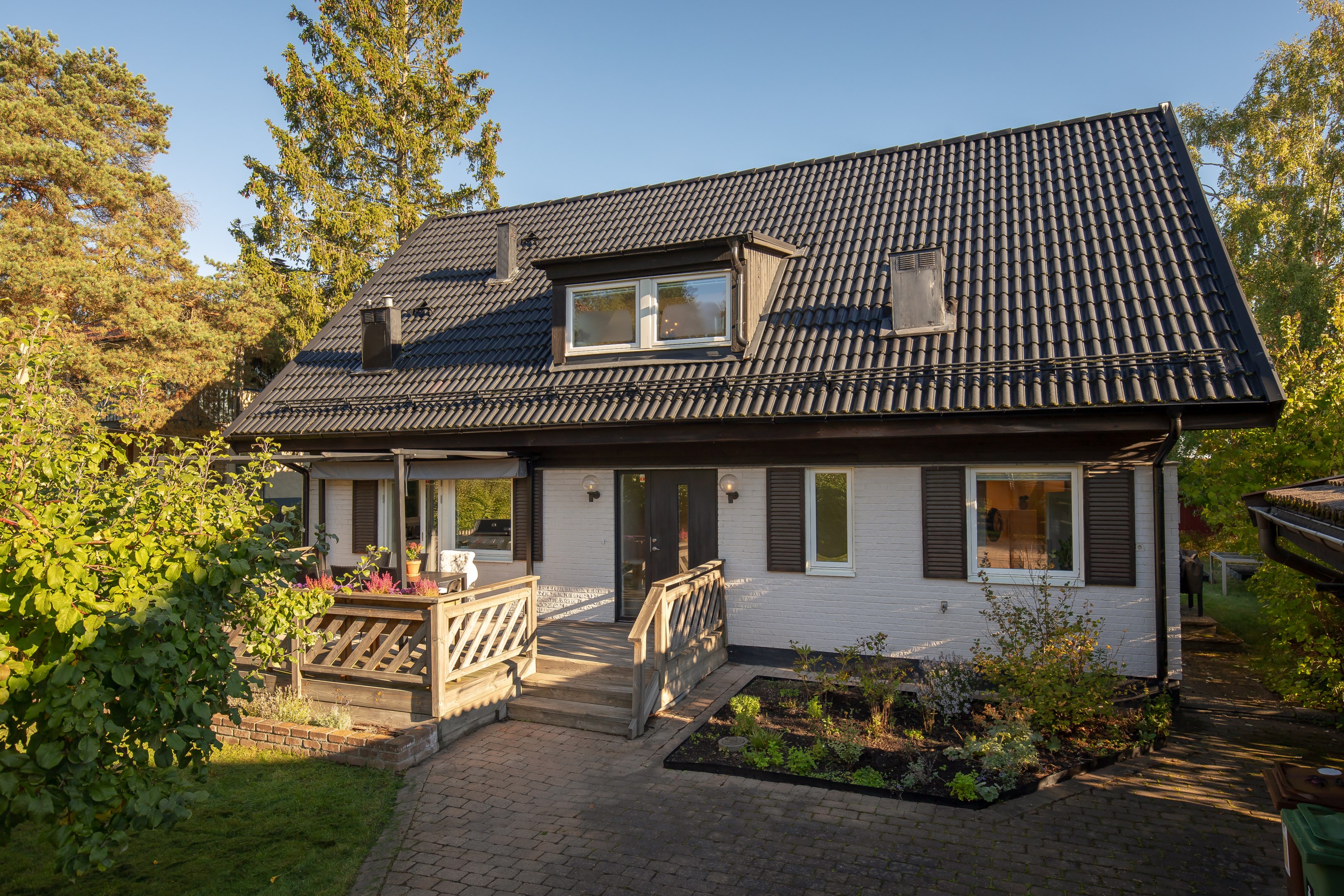 Bostadsbild från Solstigen 18, Till salu i Skuru, Nacka