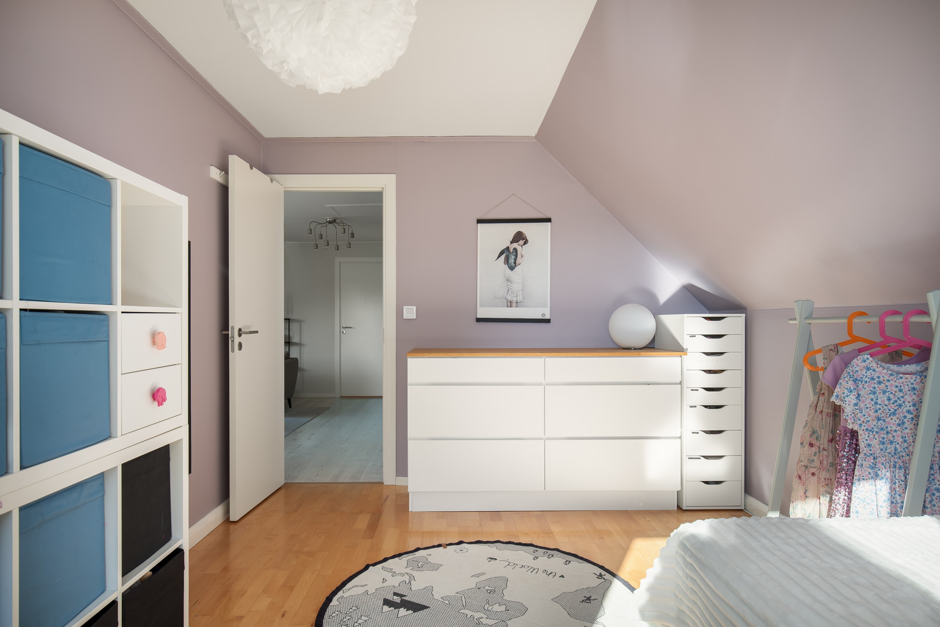 Bostadsbild från Solstigen 18, Till salu i Skuru, Nacka