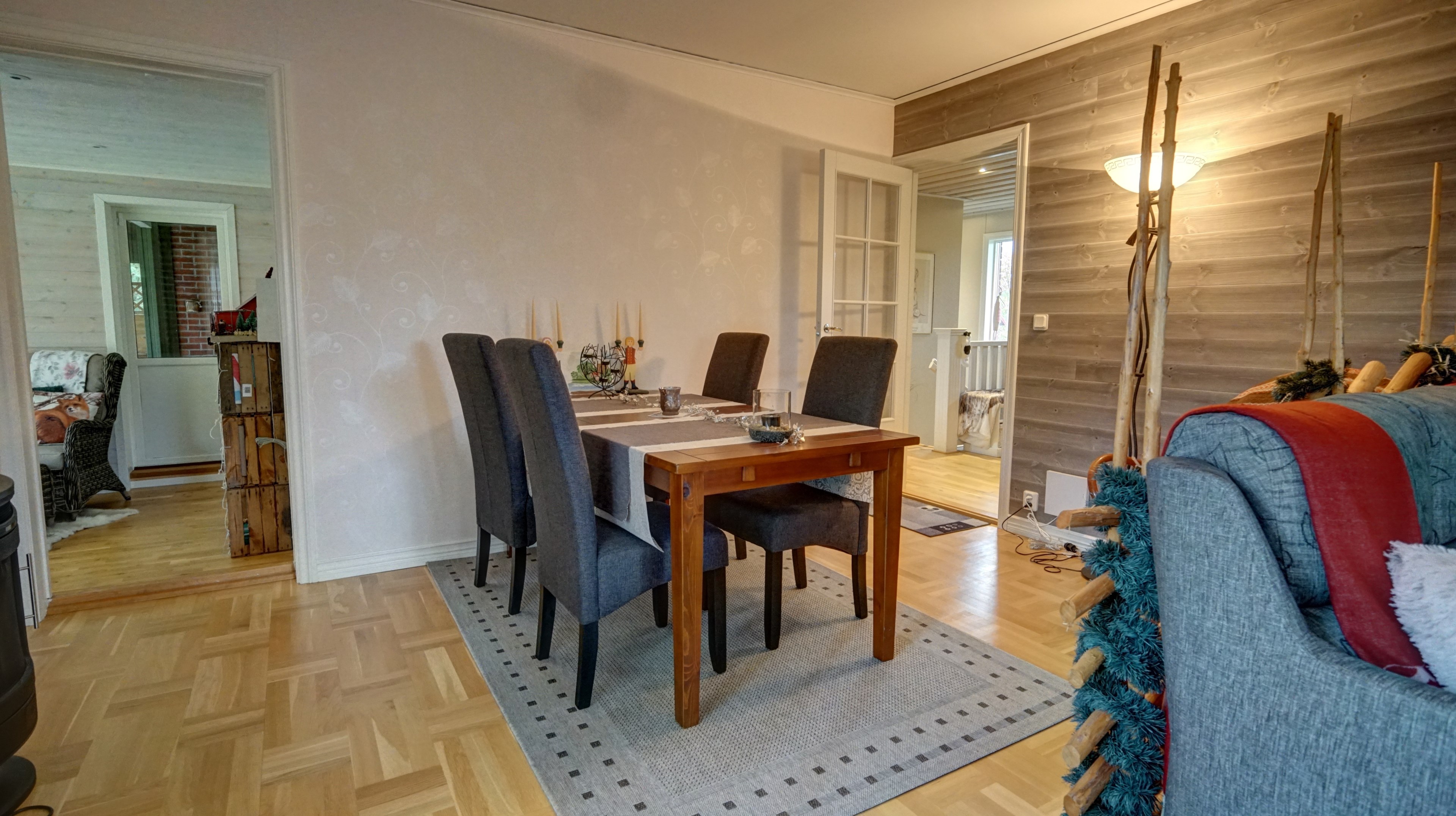 Matplats i vardagsrum