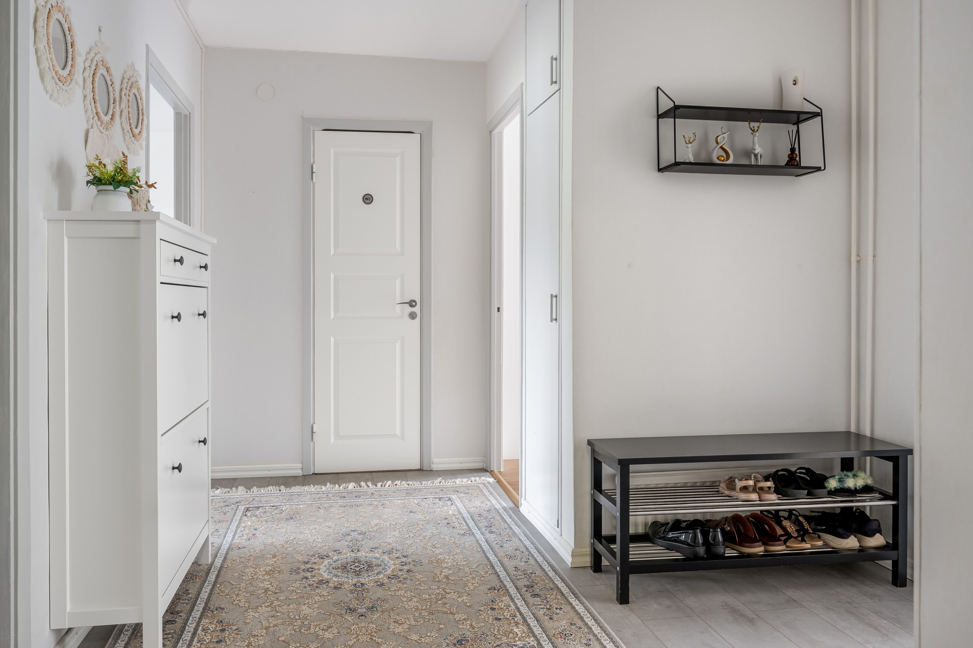 Hall med plats för klädförvaring