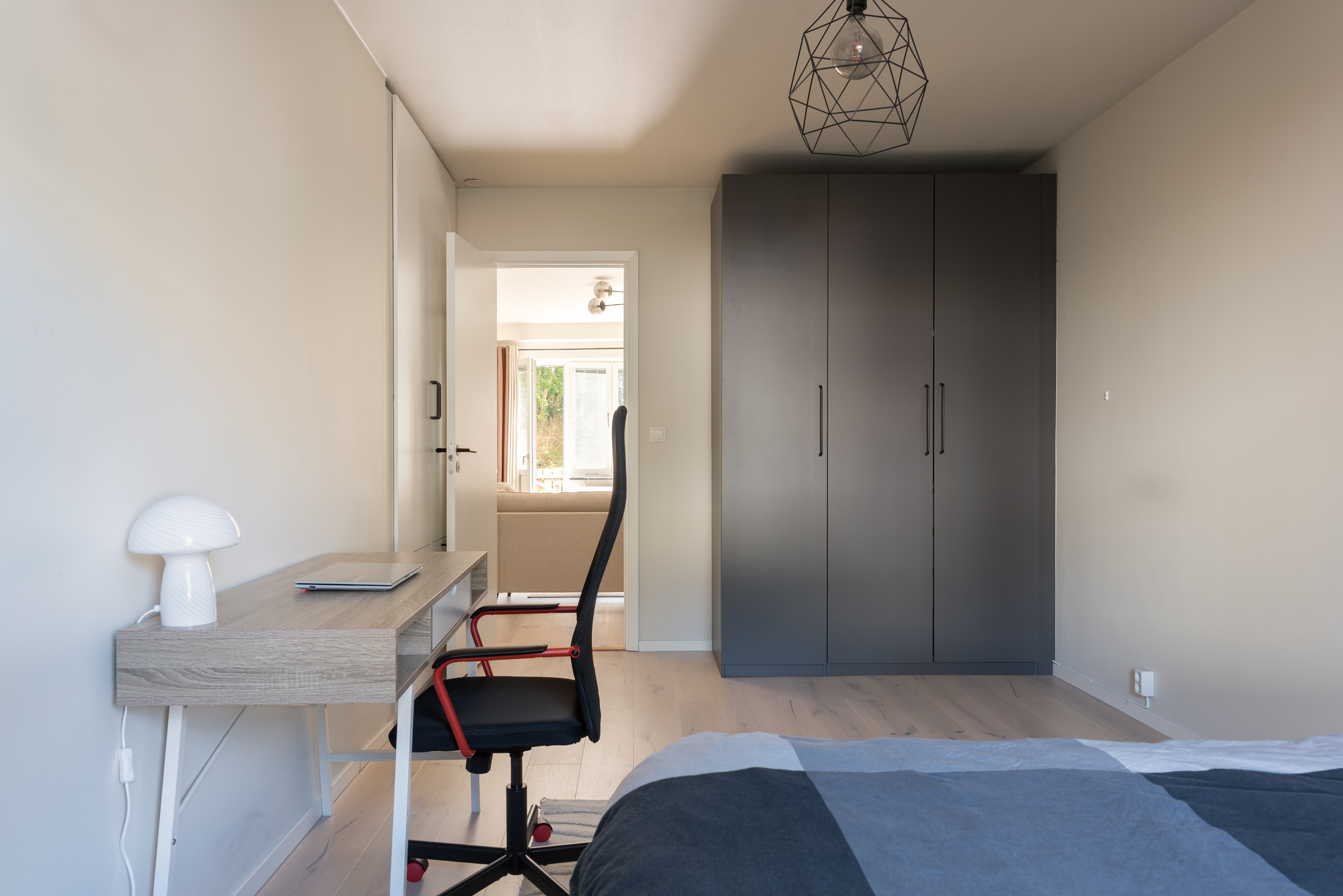 Bostadsbild från Morkullegatan 30, Såld i Råby, Västerås