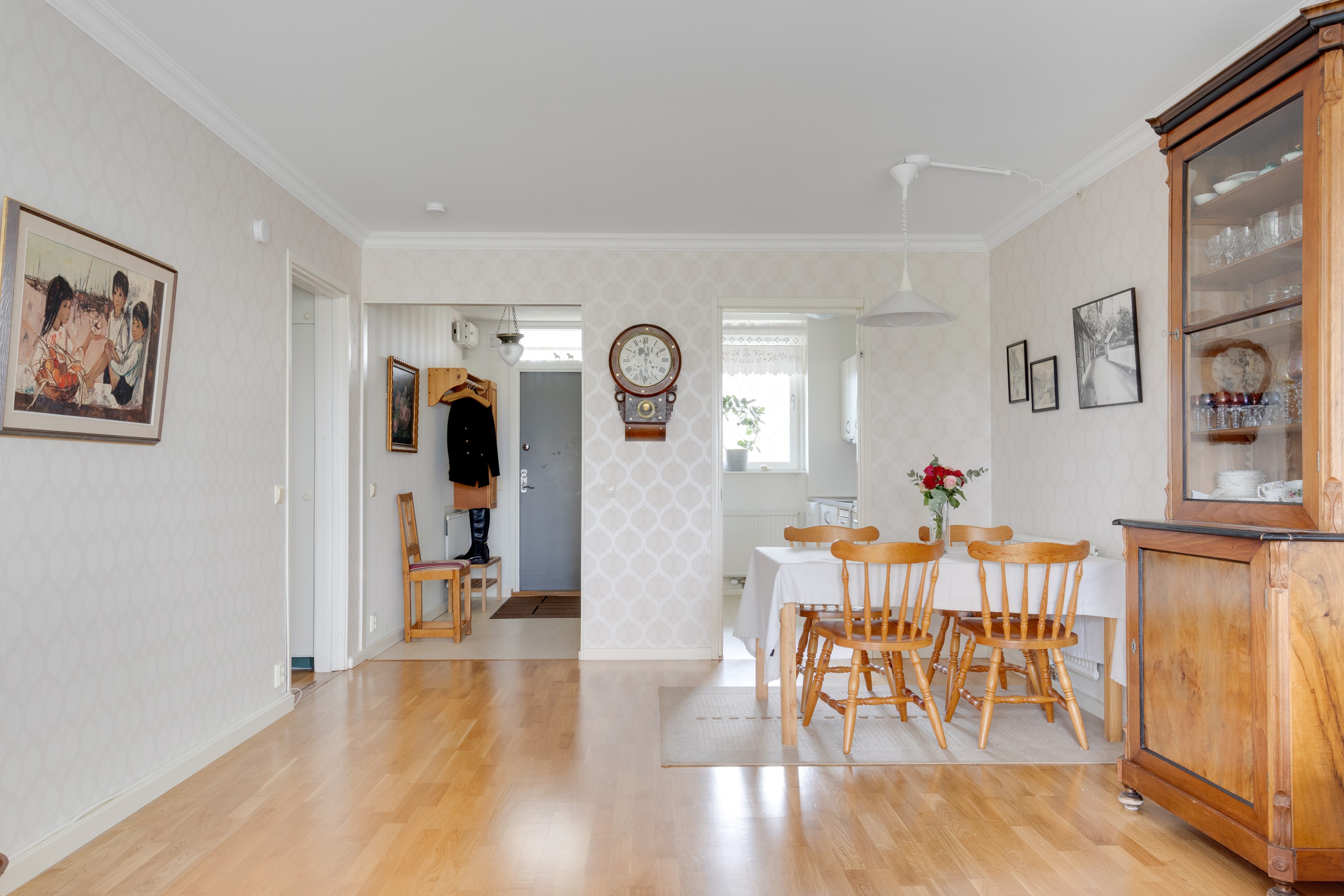 Bostadsbild från Gräslöksgatan 8, Till salu i Årsta, Uppsala