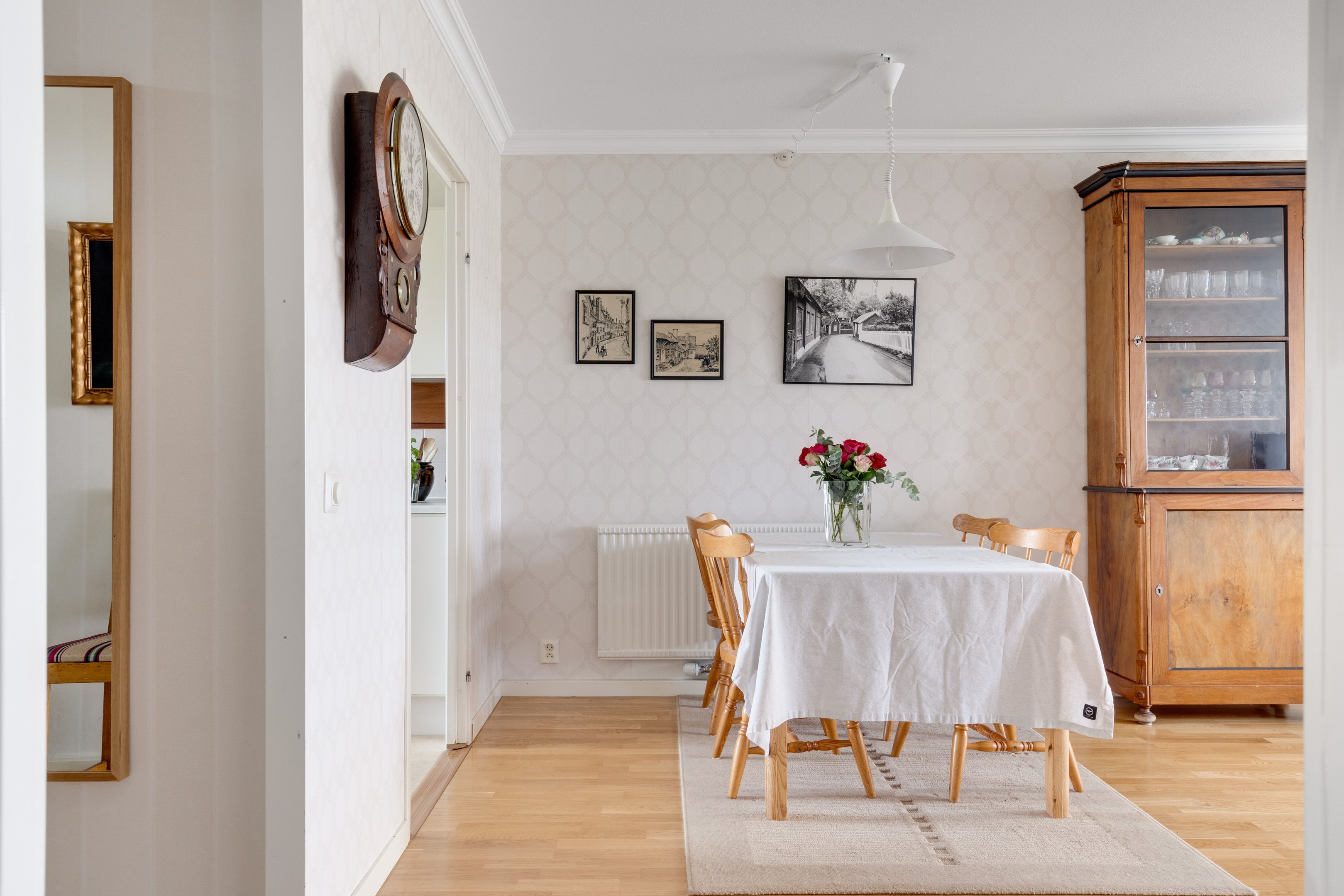 Bostadsbild från Gräslöksgatan 8, Till salu i Årsta, Uppsala