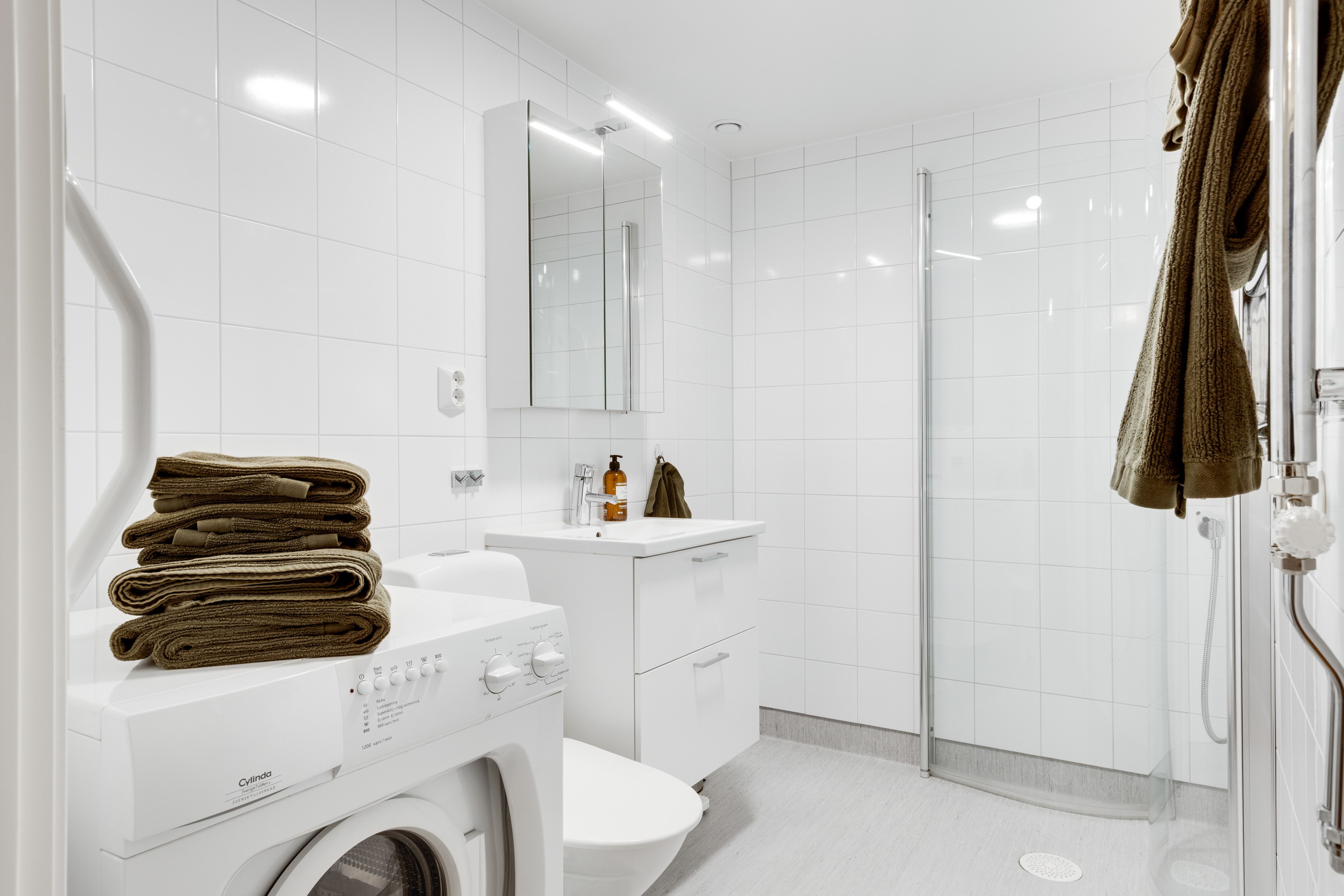 Bostadsbild från Gräslöksgatan 8, Till salu i Årsta, Uppsala