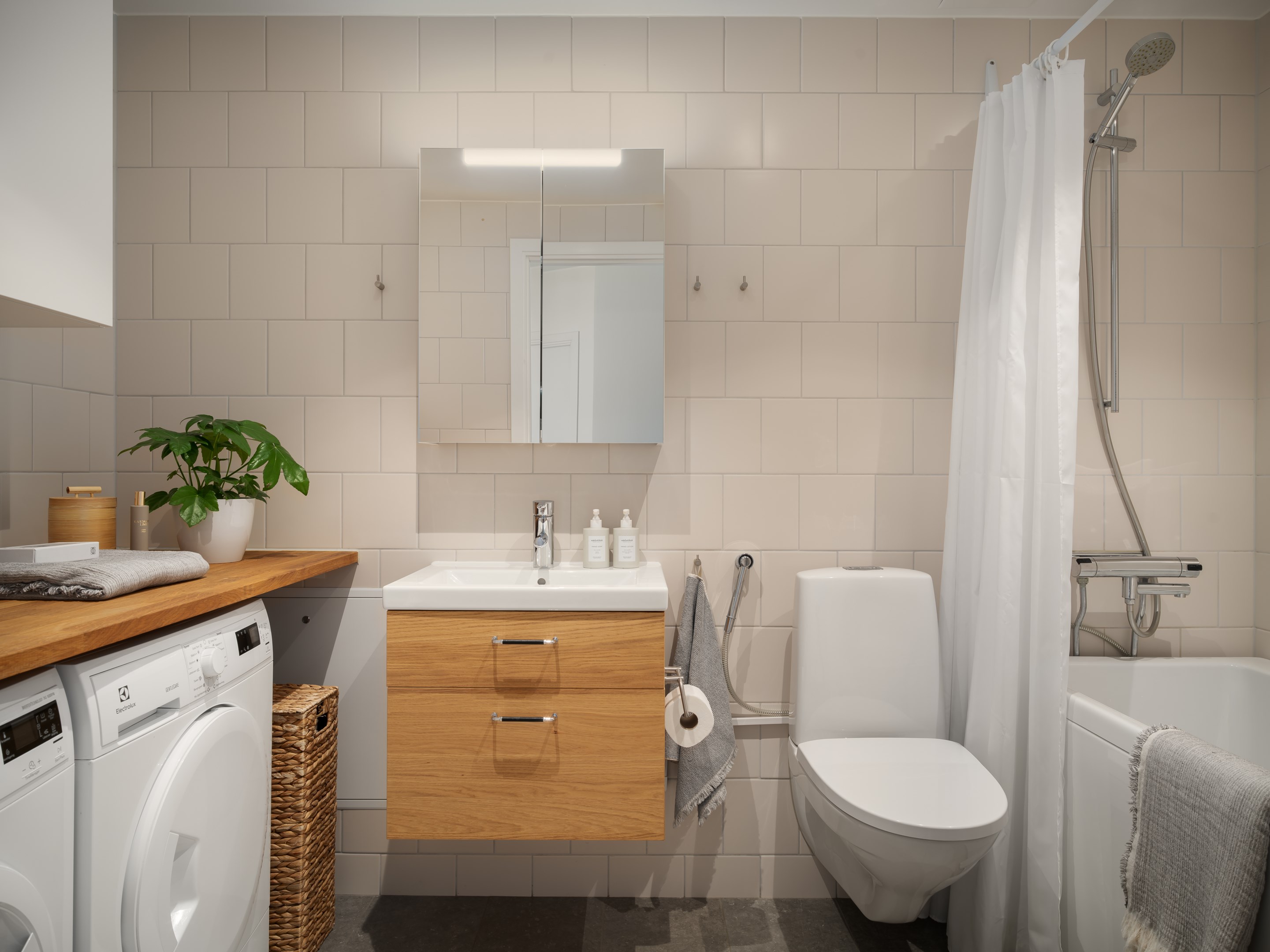 Bostadsbild från Finnboda kajväg 10, Till salu i Finnboda Hamn, Nacka