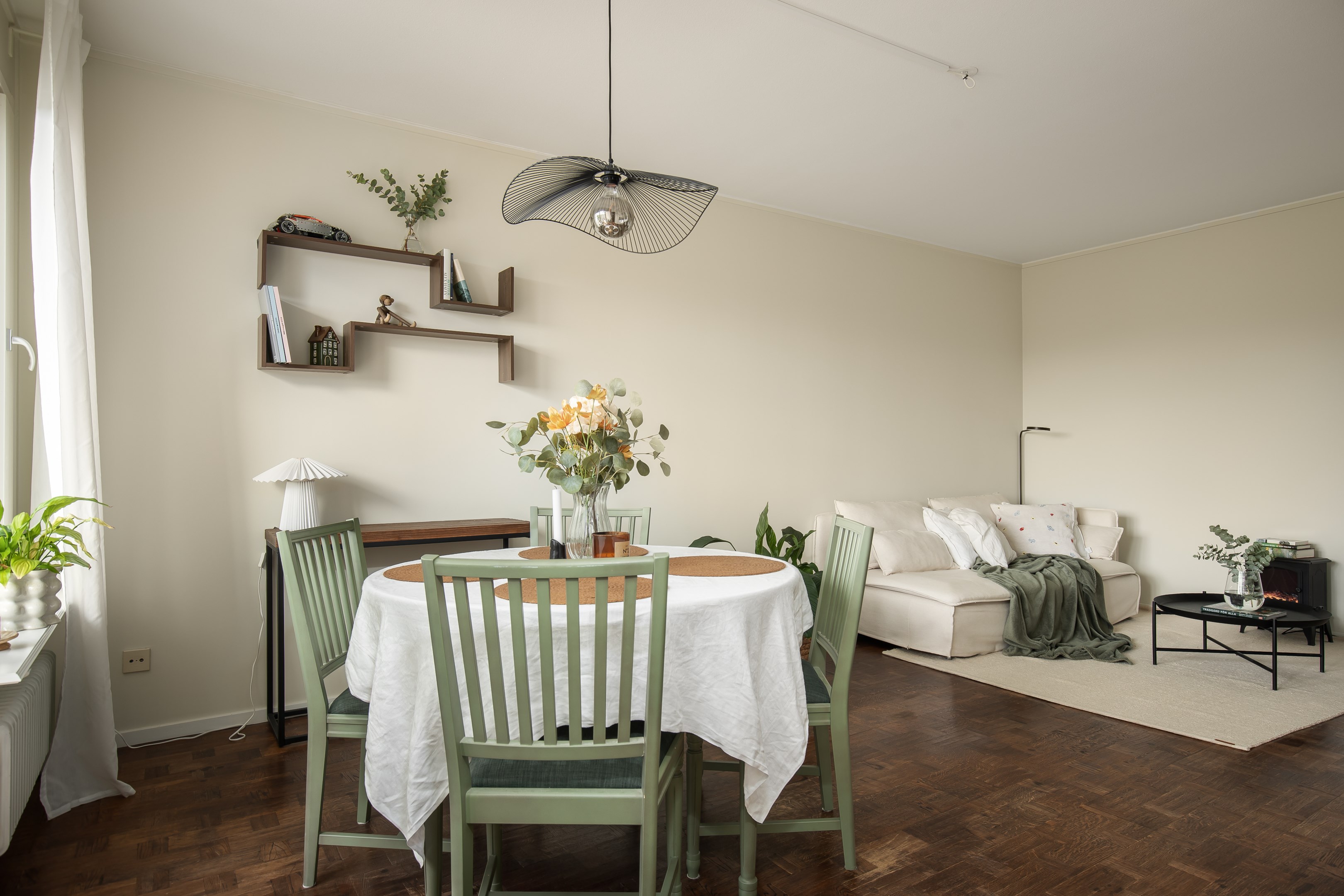 Bostadsbild från Oxelvägen 37, Till salu i Älta, Nacka