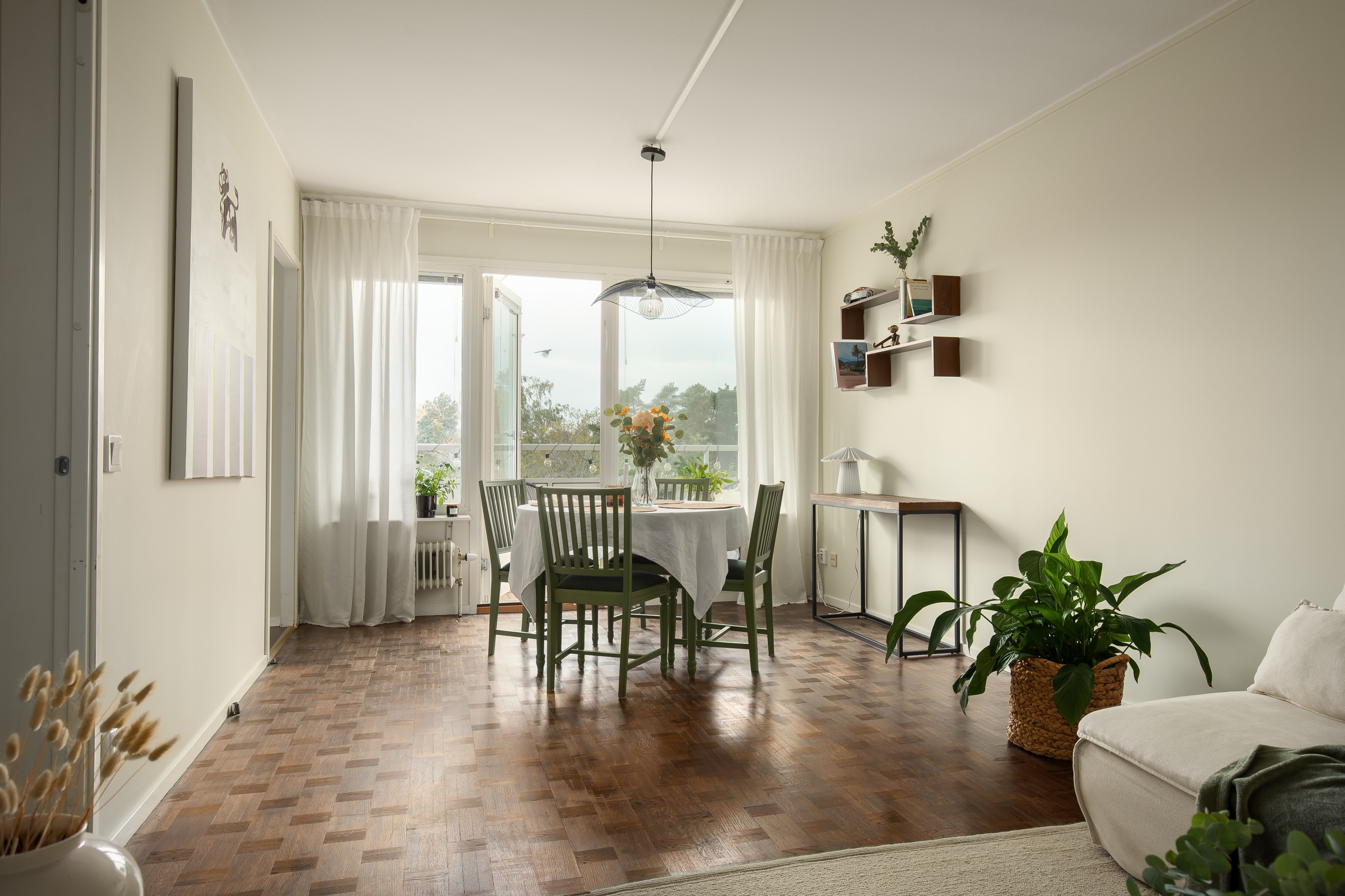 Bostadsbild från Oxelvägen 37, Till salu i Älta, Nacka