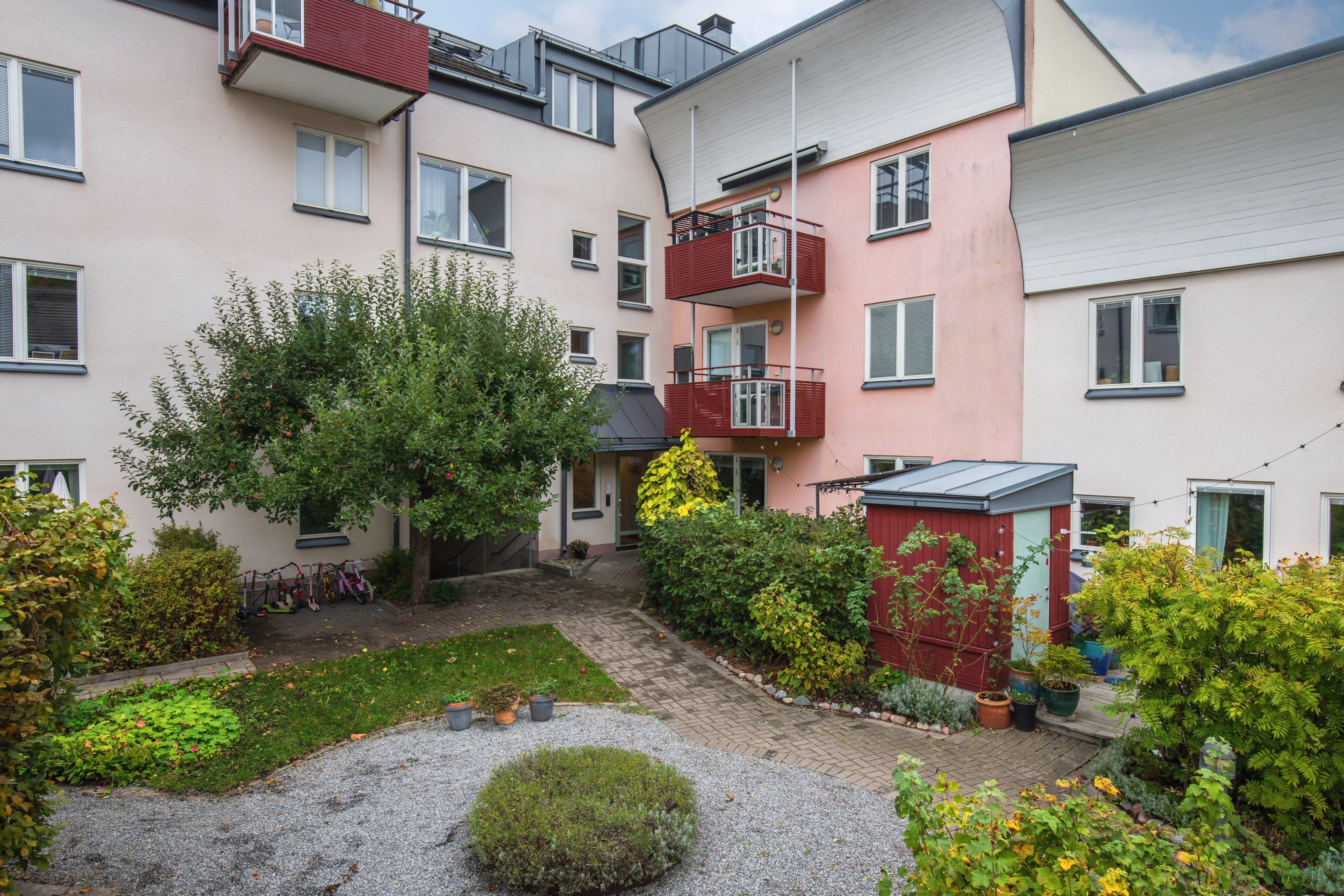 Bostadsbild från Järla Gårdsväg 33, Kommande i Järla sjö, Nacka