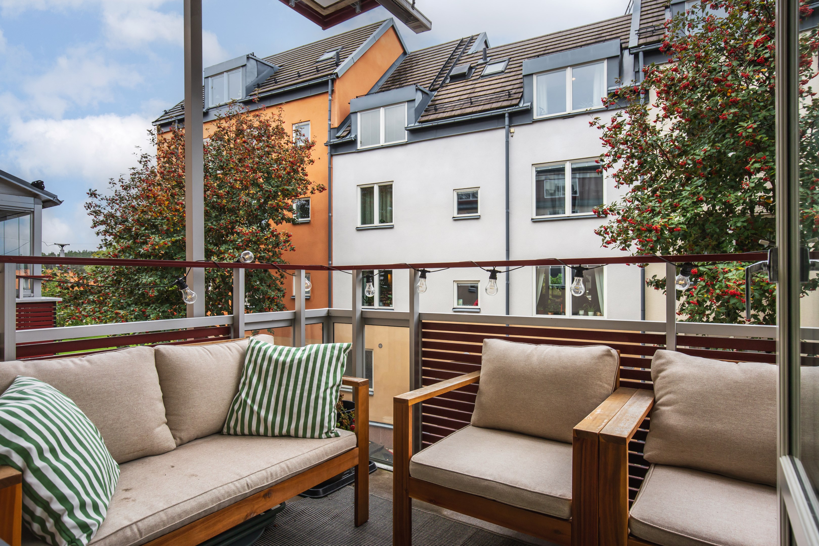 Bostadsbild från Järla Gårdsväg 33, Kommande i Järla sjö, Nacka