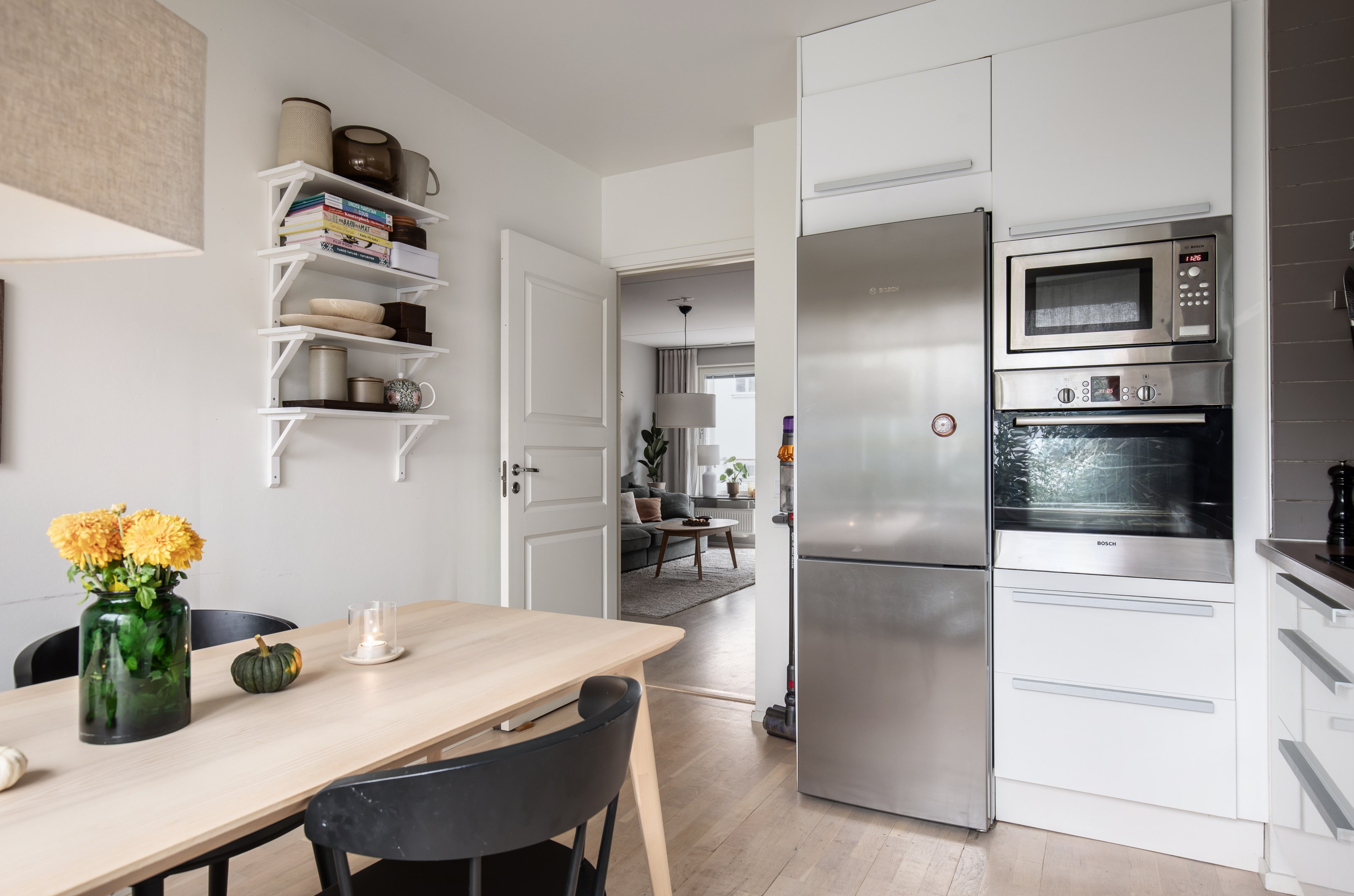 Bostadsbild från Järla Gårdsväg 33, Kommande i Järla sjö, Nacka