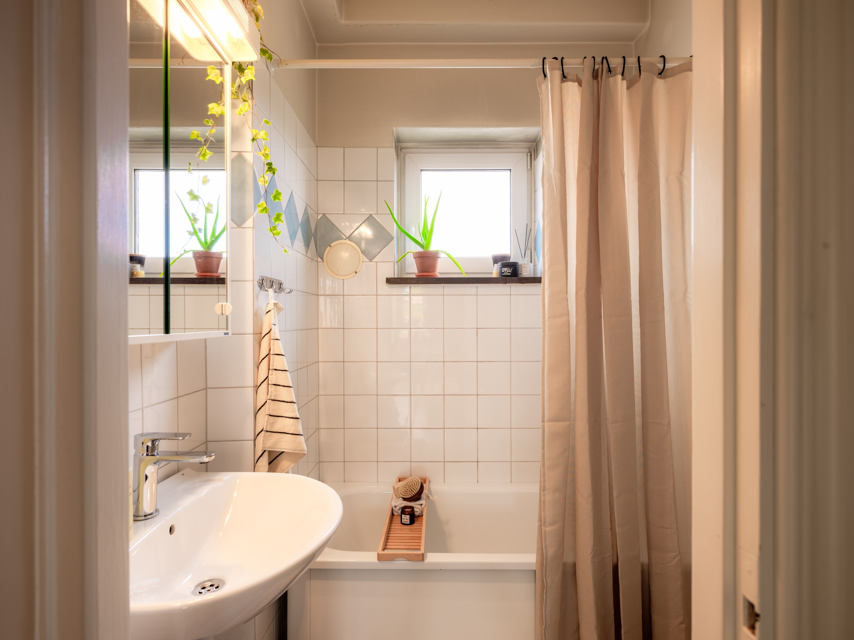 Bostadsbild från Sparbanksvägen 44, Såld i Hägerstensåsen, Stockholm