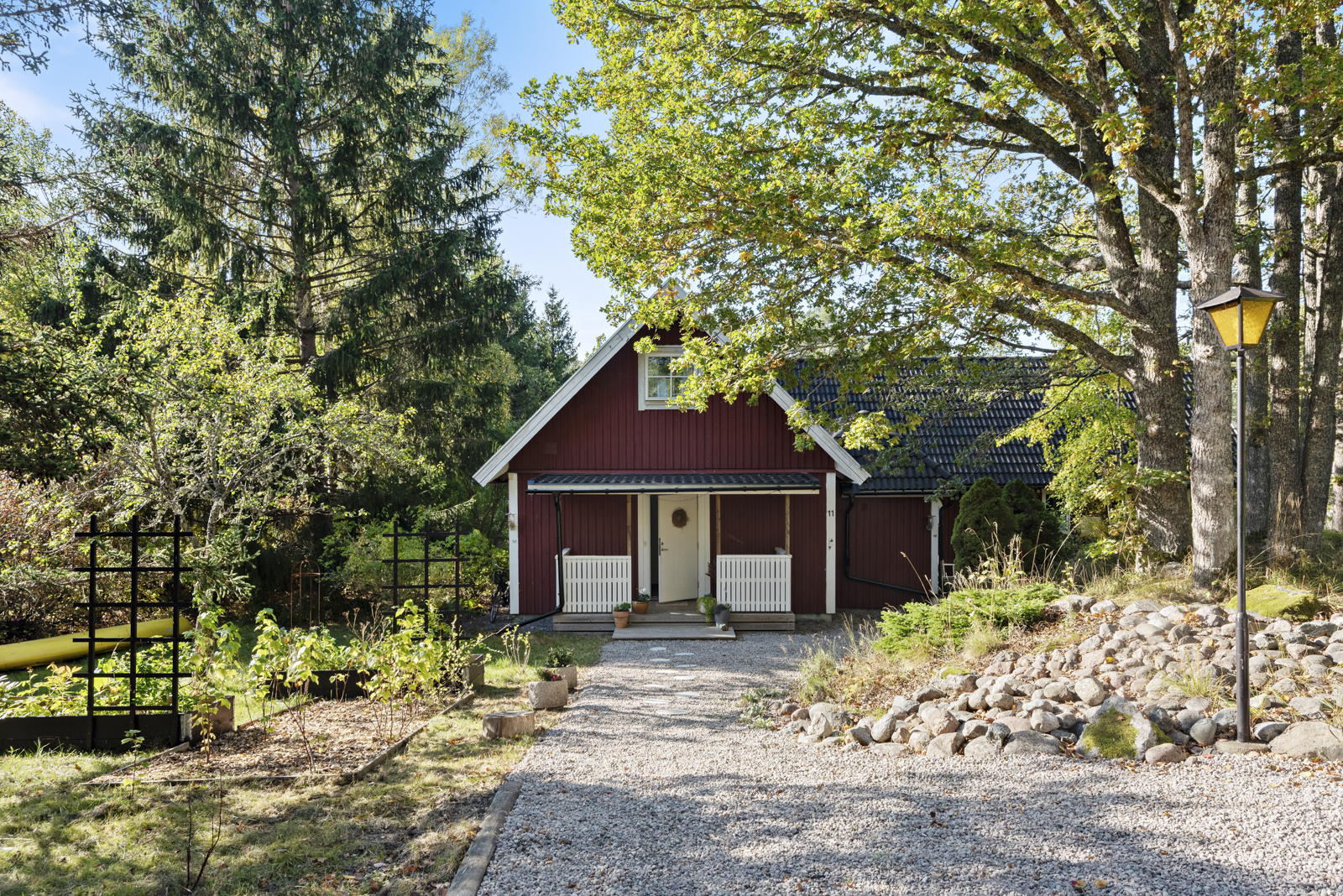 Bostadsbild från Klysvägen 11, Kommande i Södra kopparmora, Värmdö