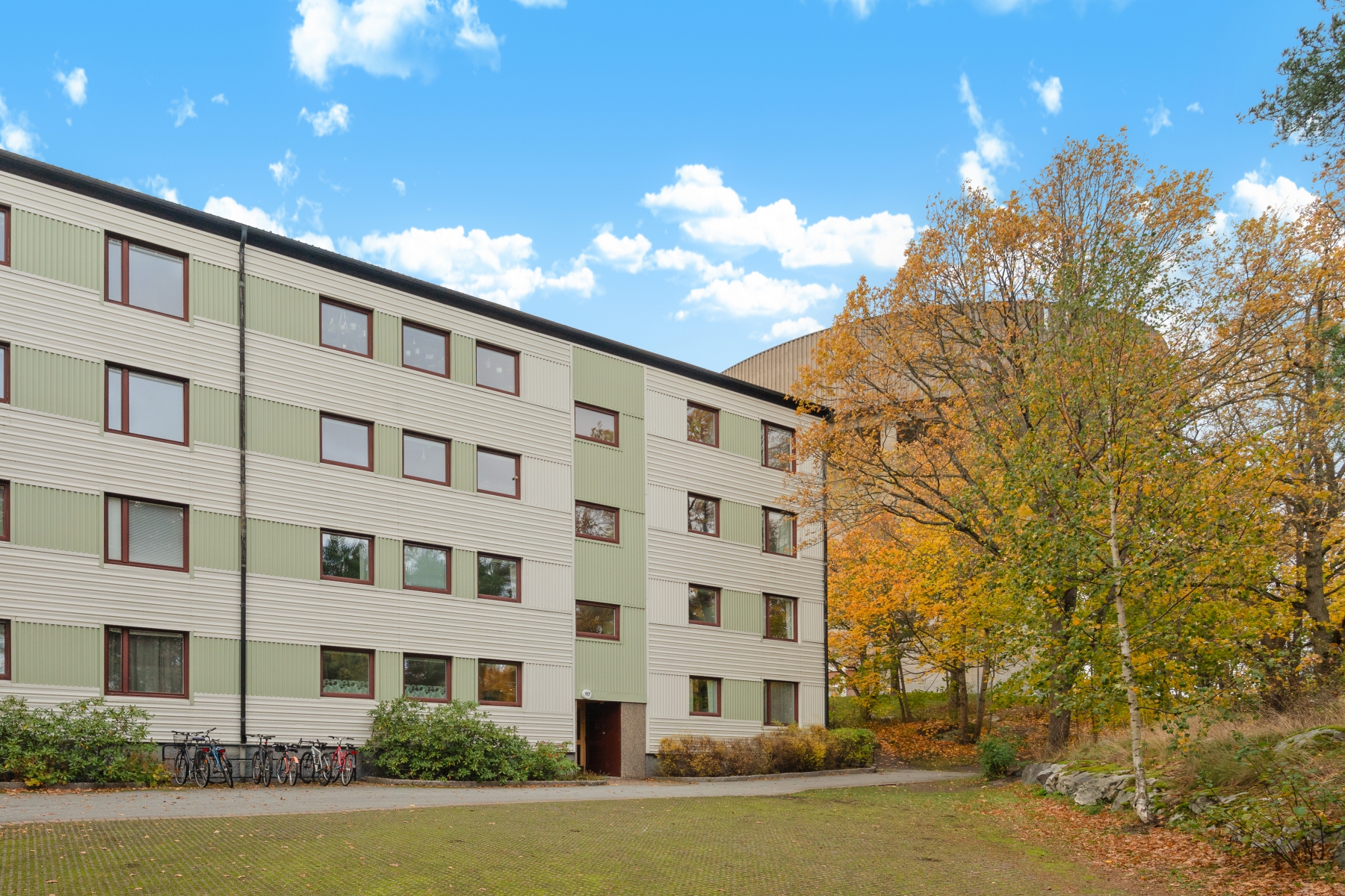 Bostadsbild från Björnstigen 117, Till salu i Bergshamra, Solna