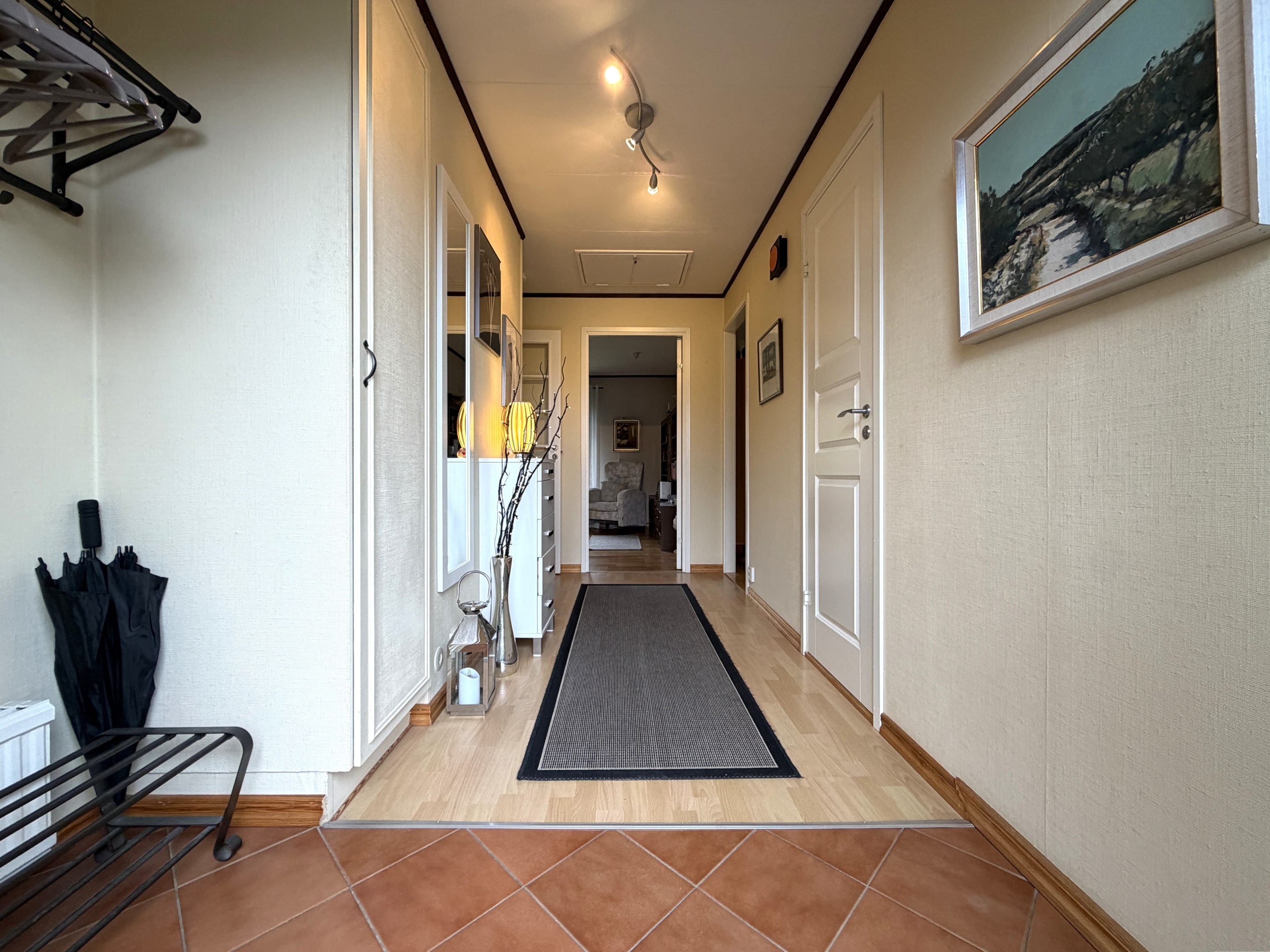 Ljus, rymlig entréhall