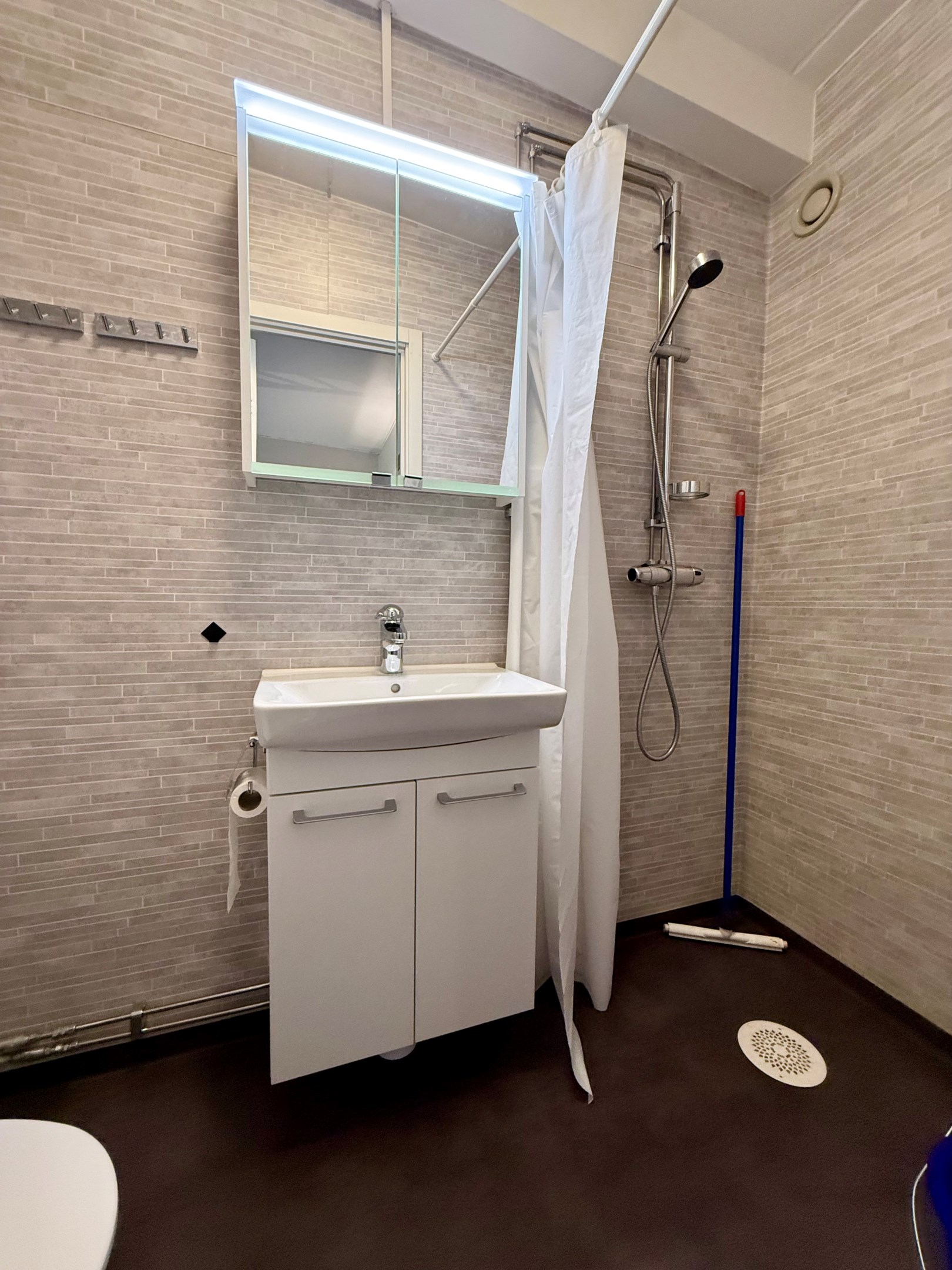 Dusch och wc övre plan Exempelbild från lgh 1506
