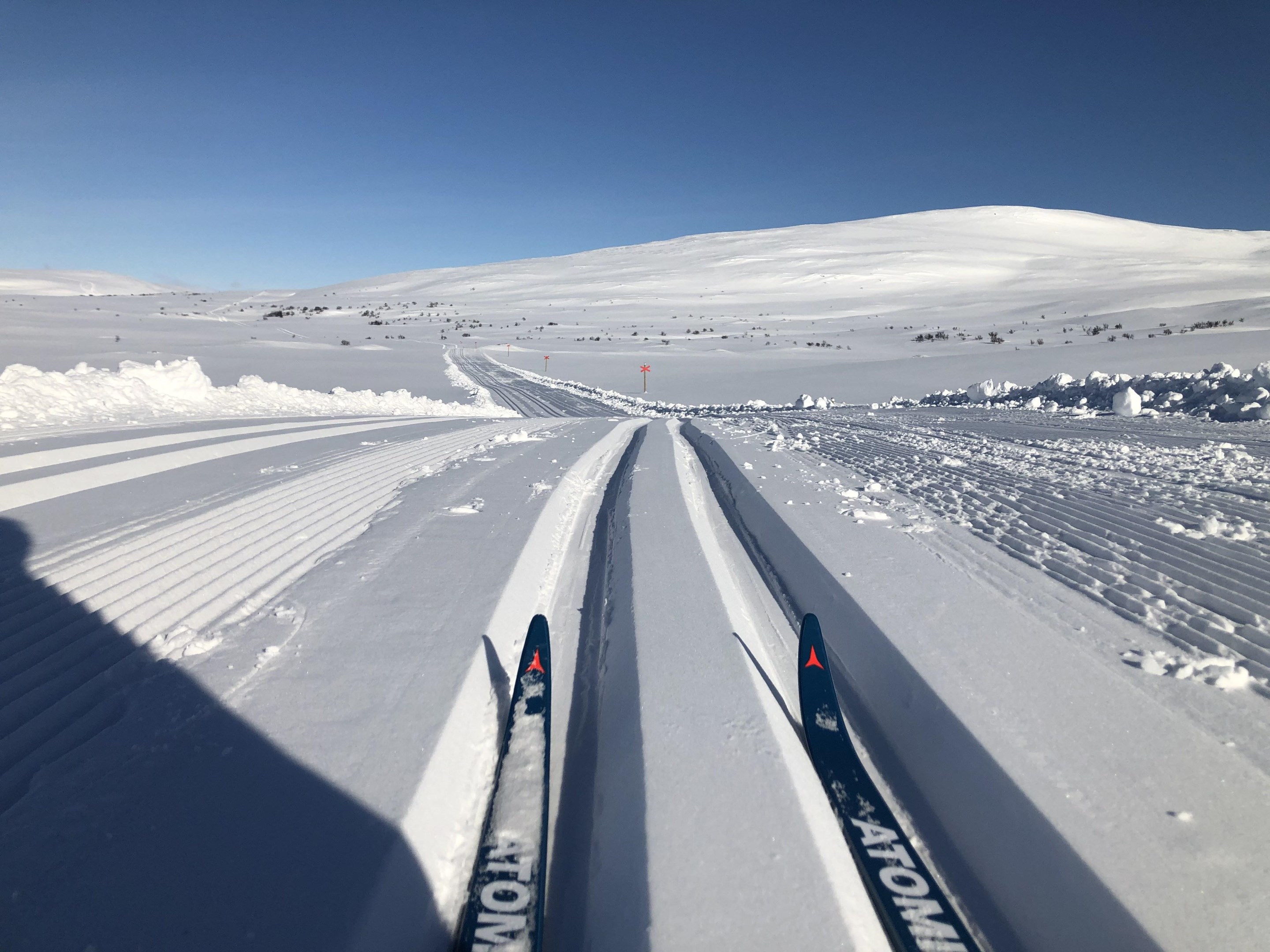 Spår och leder precis utanför husknuten! Perfekt för aktiviteter på vinterlovet.