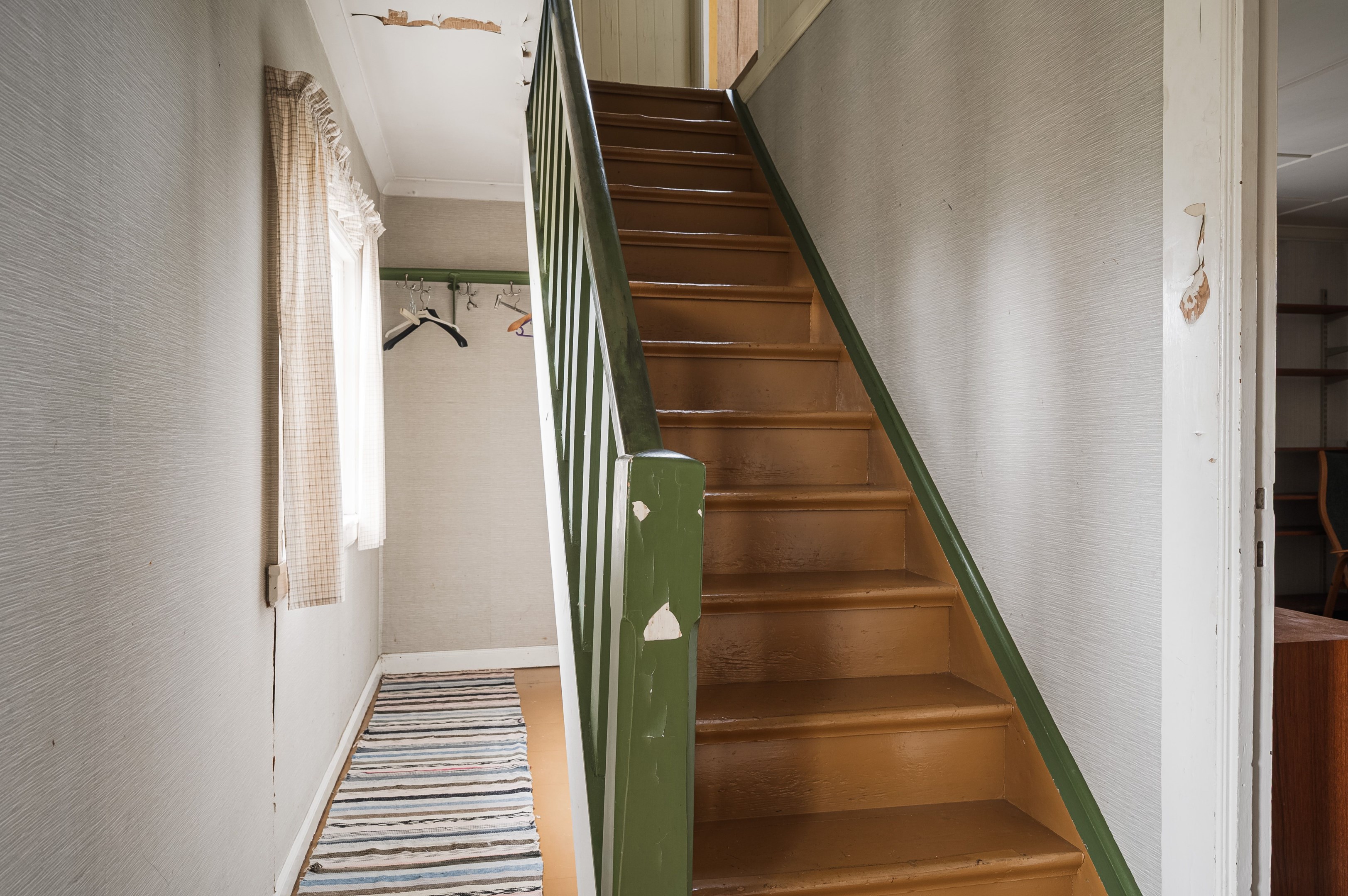 Trappan upp / hallen