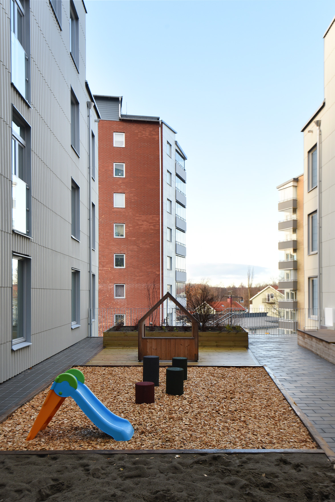 Terass med lekpark