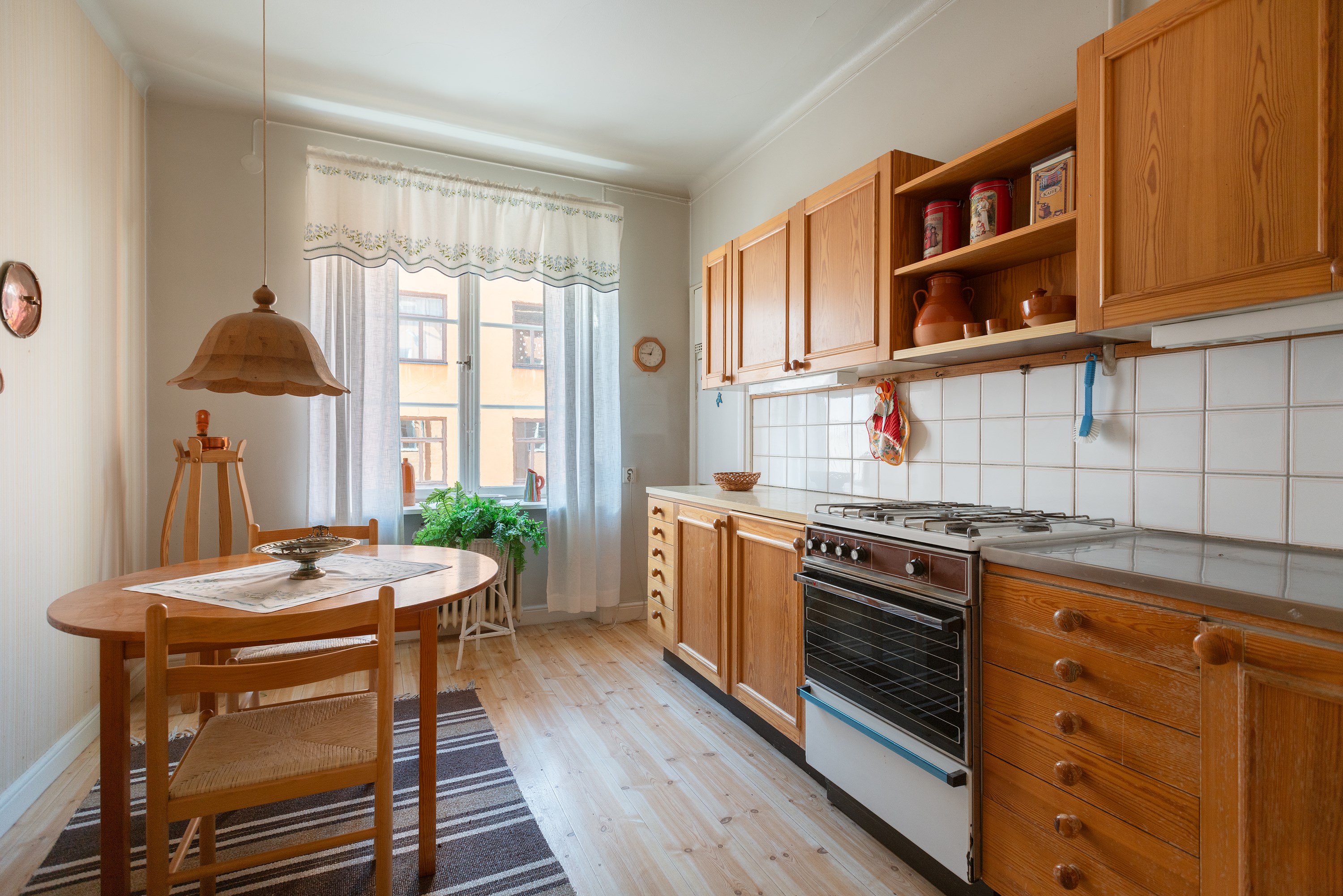 Bostadsbild från Sveavägen 93, Till salu i Vasastan, Stockholm