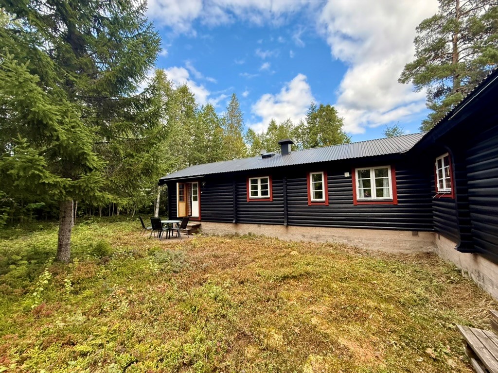 Exteriör , bild från hus 2