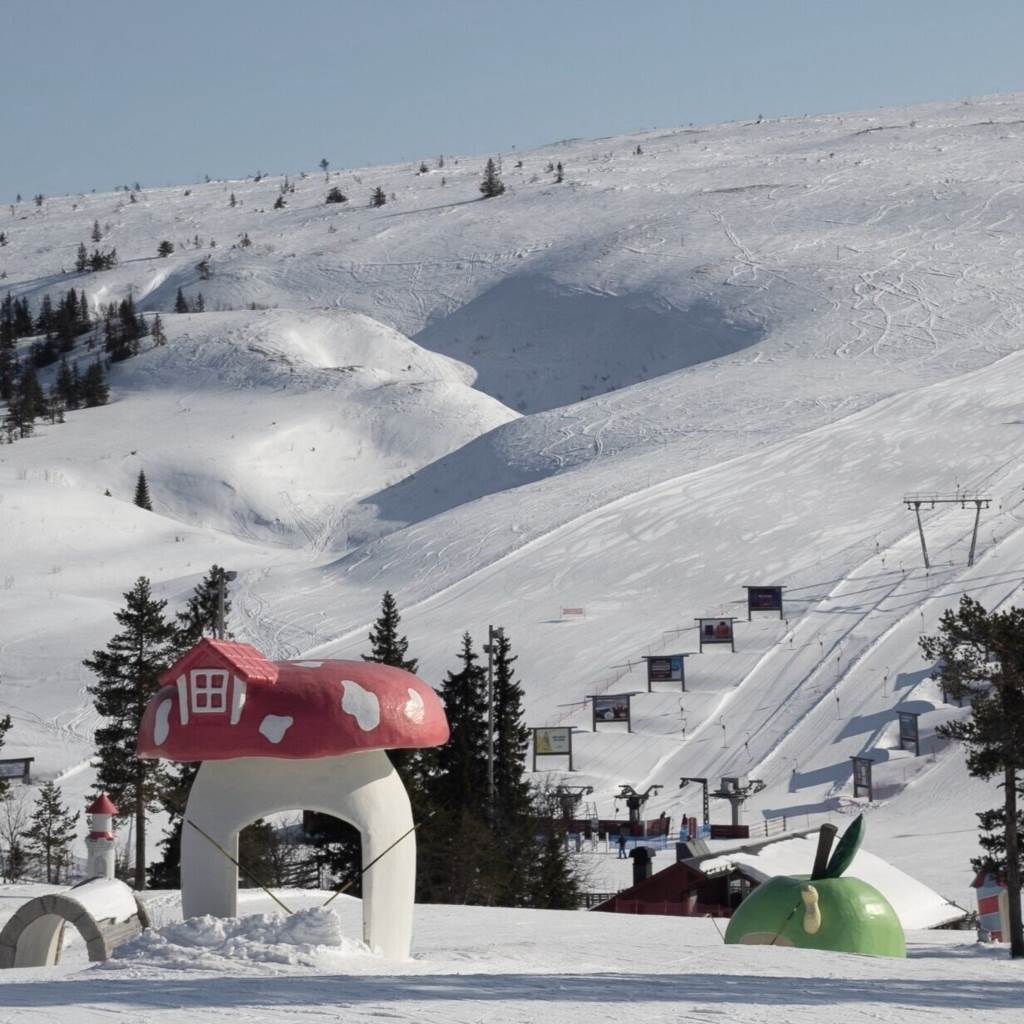  Barnbacken vid Högfjällshotellet