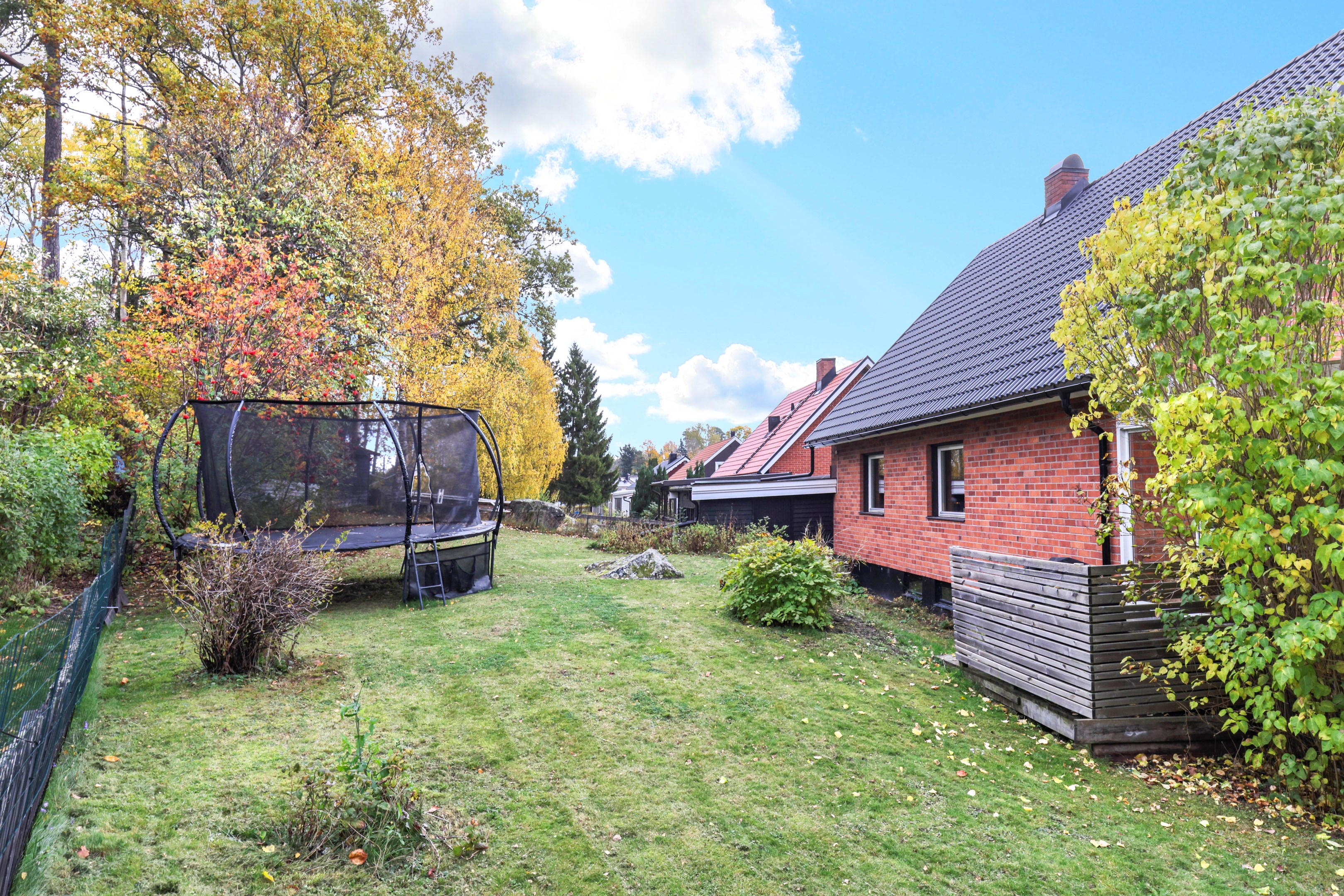 Bostadsbild från Furugatan 24, Till salu i Gimo, Östhammar