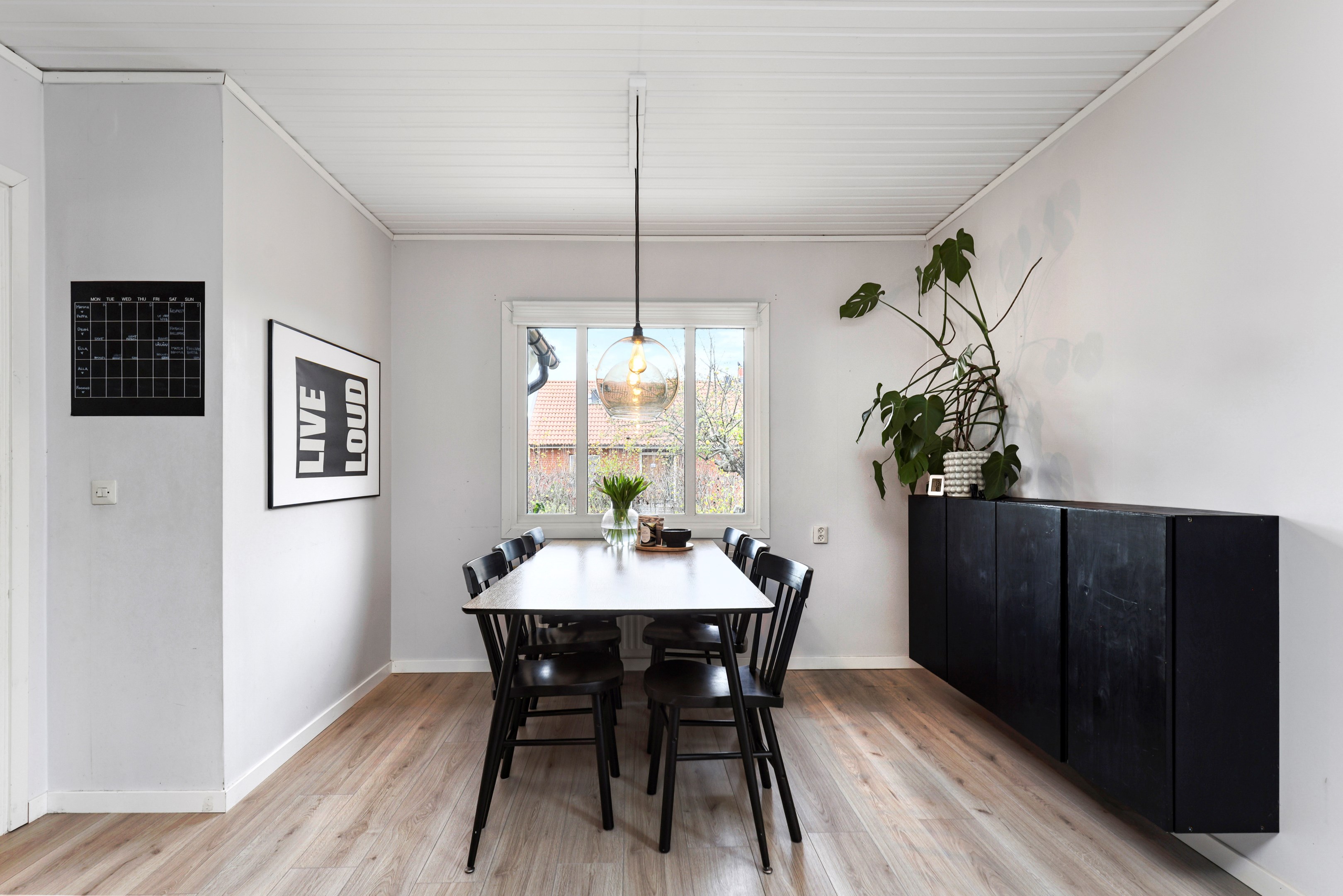 Bostadsbild från Furugatan 24, Till salu i Gimo, Östhammar
