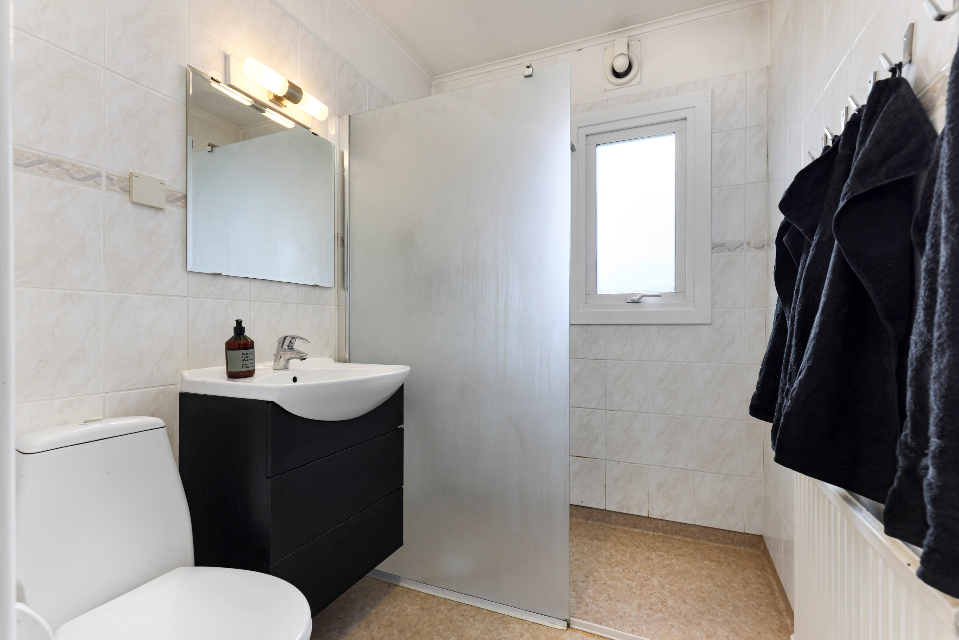 Bostadsbild från Furugatan 24, Till salu i Gimo, Östhammar