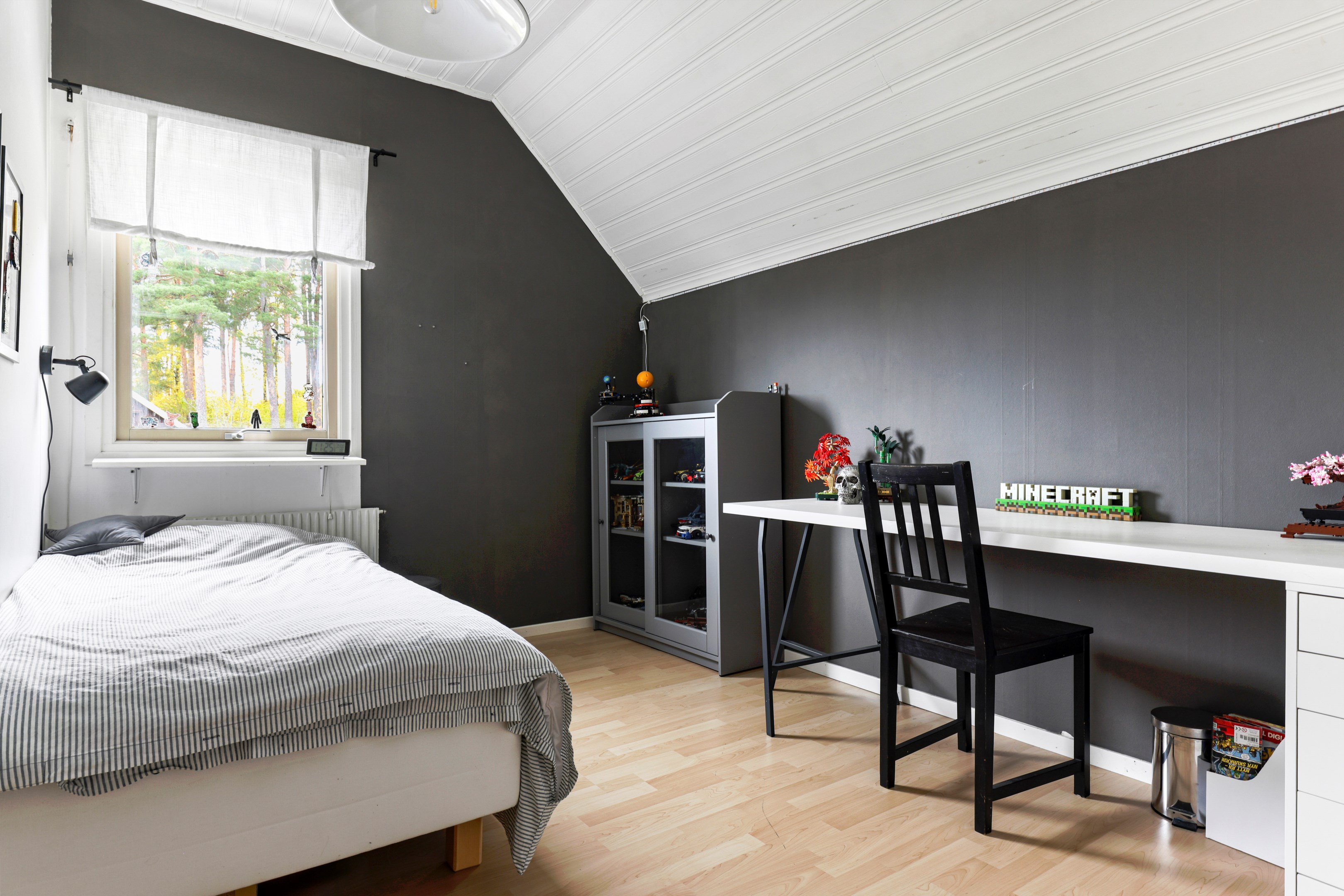Bostadsbild från Furugatan 24, Till salu i Gimo, Östhammar