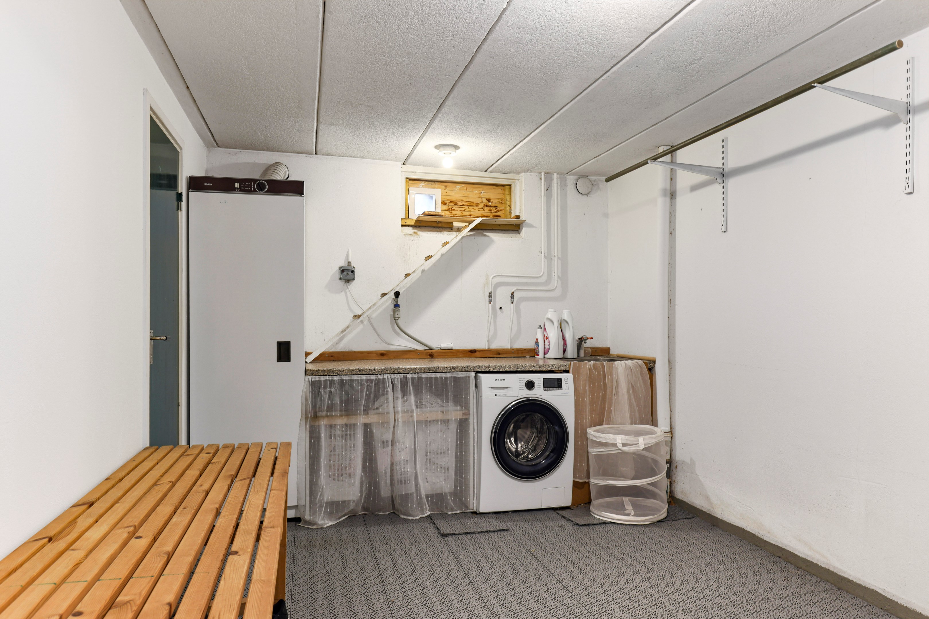 Bostadsbild från Furugatan 24, Till salu i Gimo, Östhammar