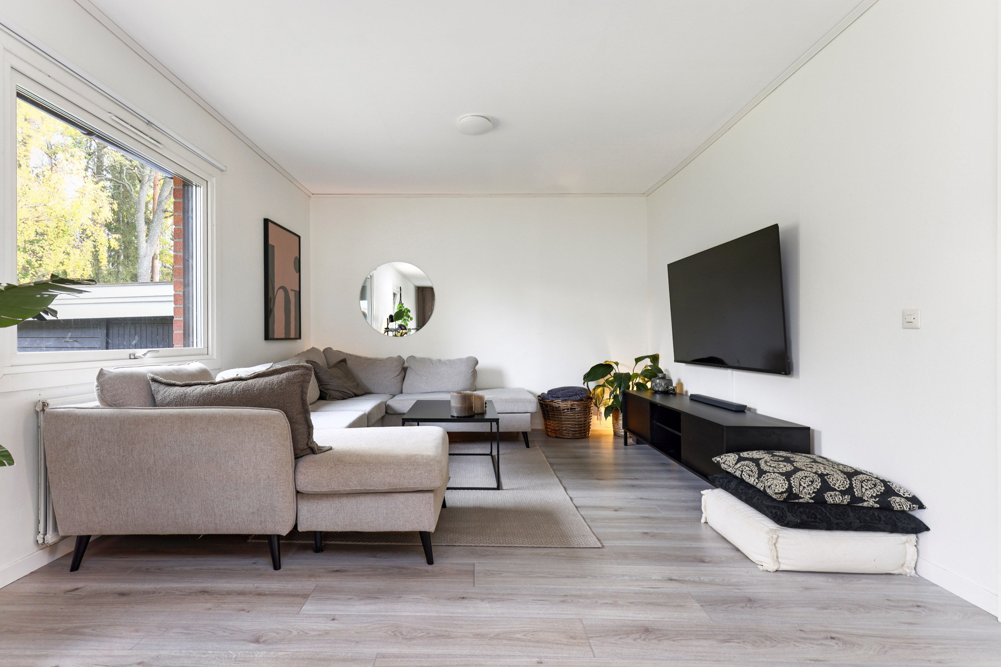 Bostadsbild från Furugatan 24, Till salu i Gimo, Östhammar