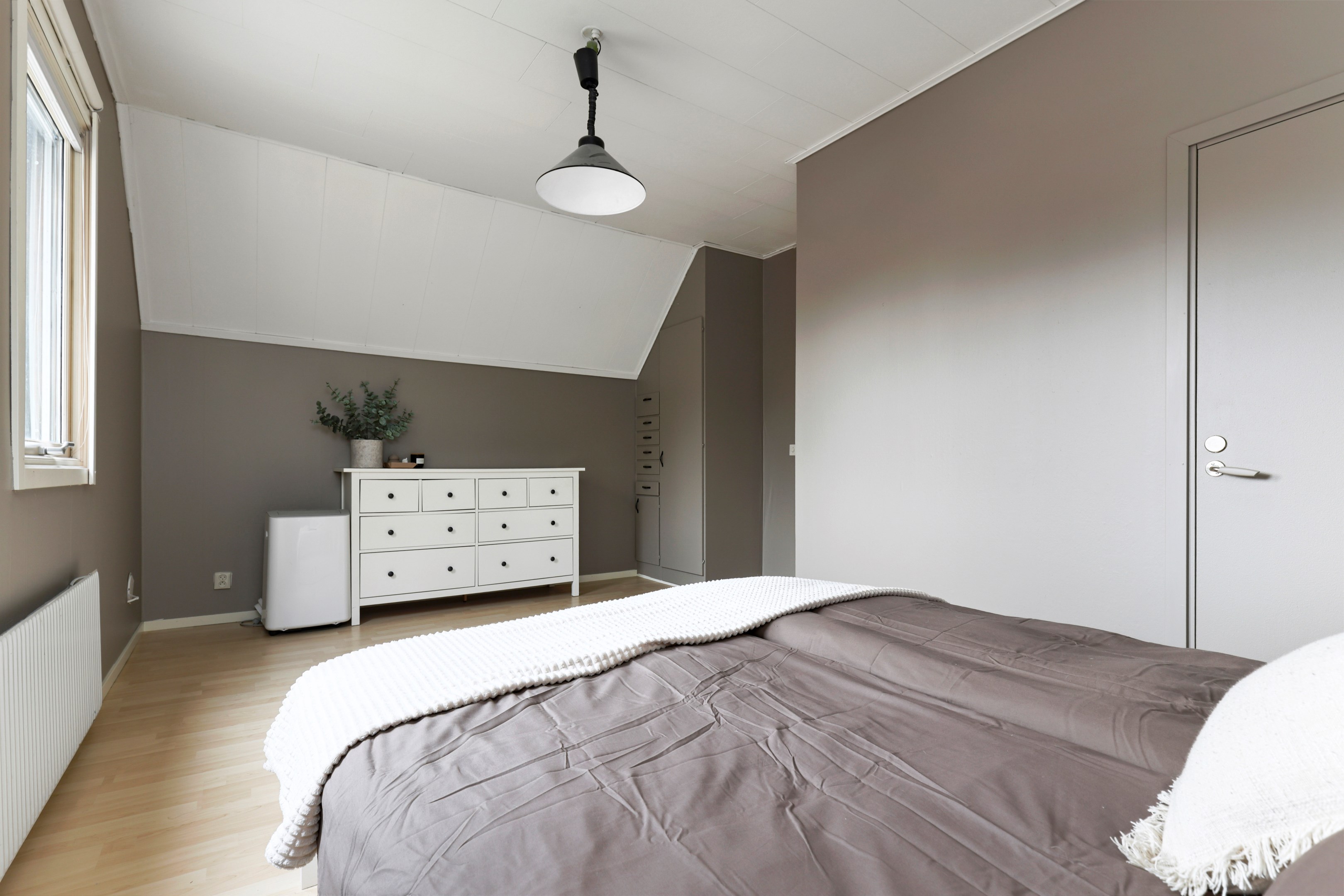 Bostadsbild från Furugatan 24, Till salu i Gimo, Östhammar