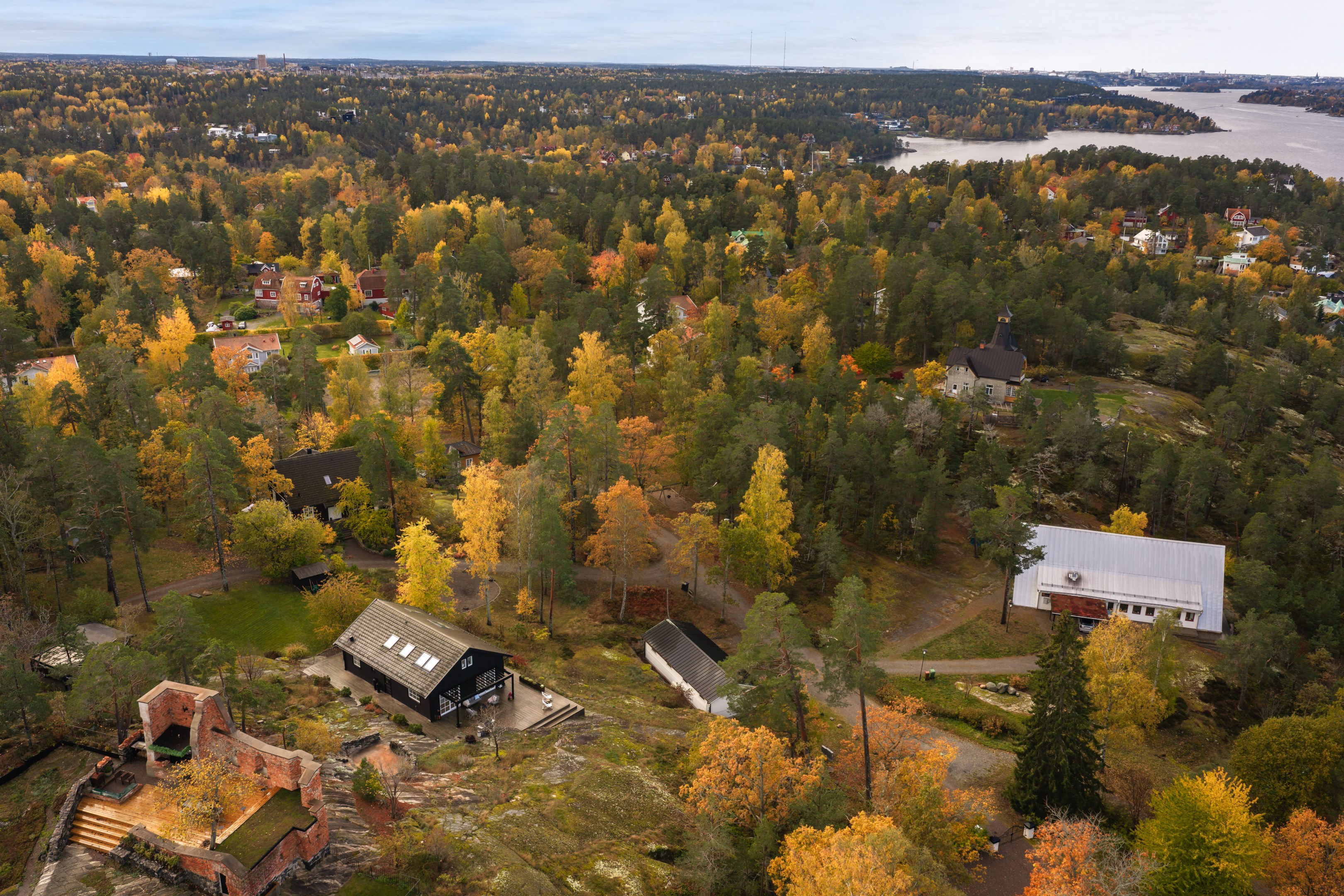 Bostadsbild från Grävlingsbergsvägen 18, Till salu i Kummelnäs, Nacka
